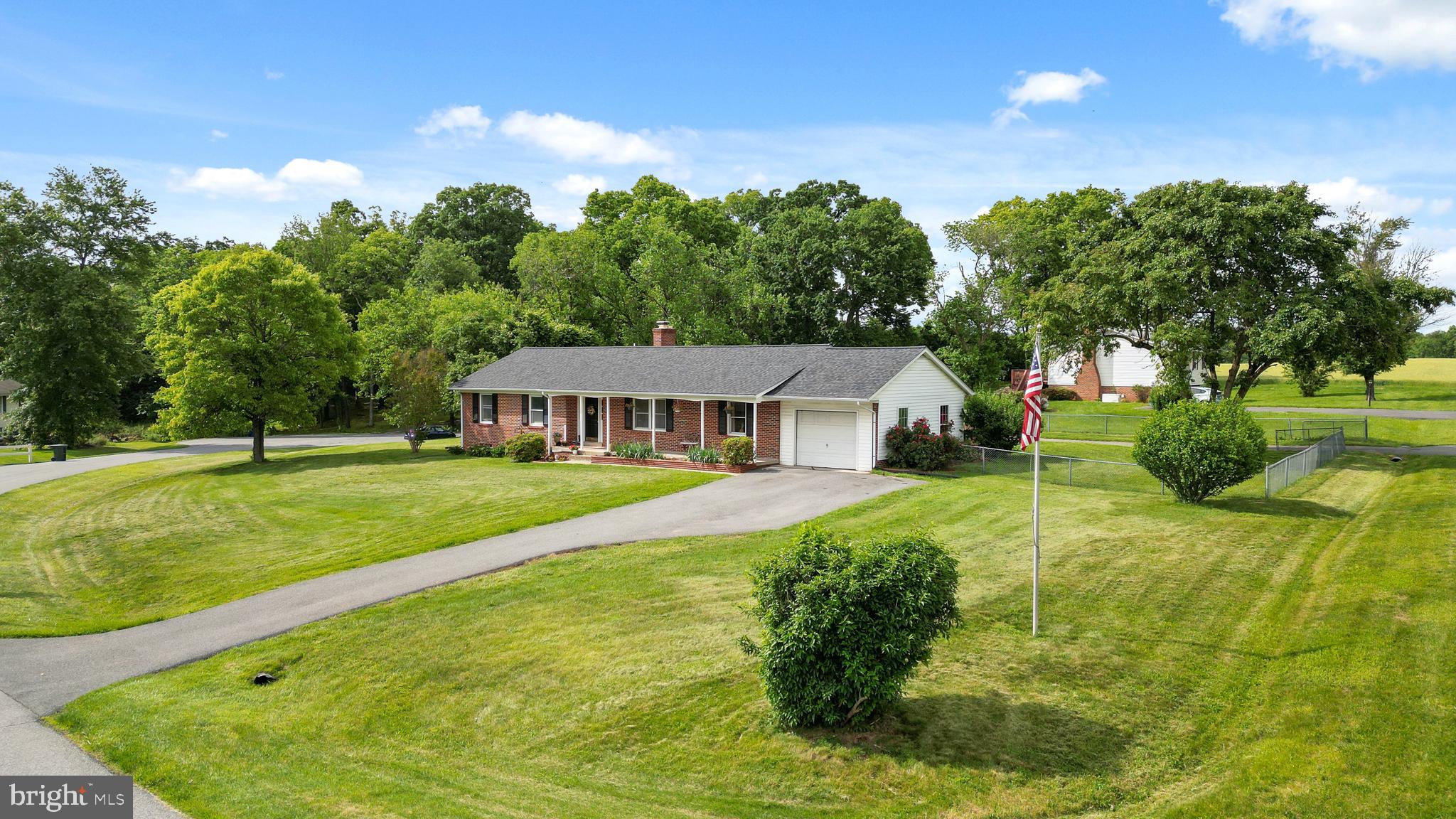 WINDSOR ESTATES - Residential