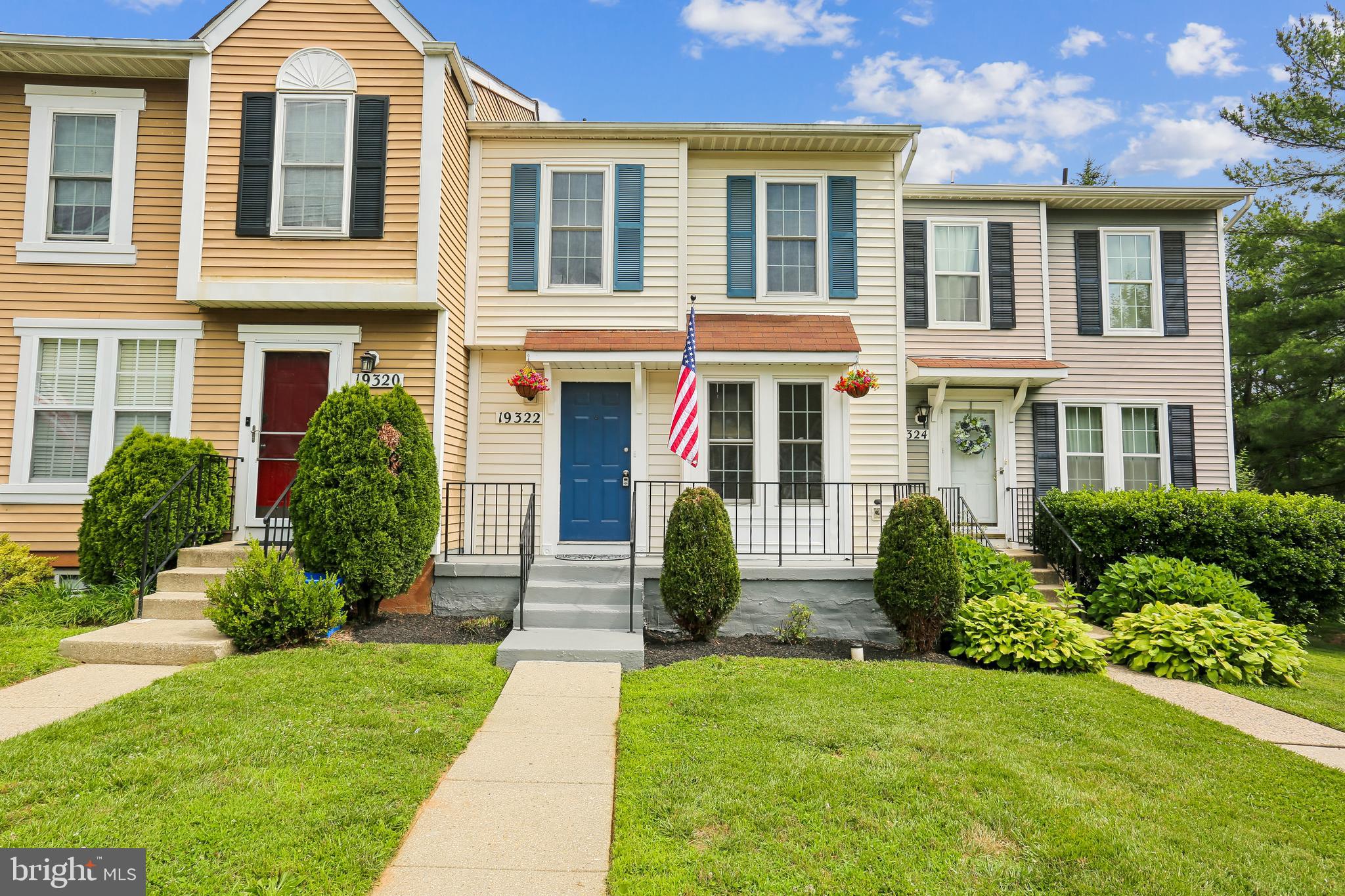 THIS BEAUTIFULLY REMODELED, LARGER MODEL TOWNHOME IS A MUST SEE!!!! THIS HOME IS READY FOR YOUR FURNITURE AND ENJOYMENT. WITH 3 BEDROOMS AND 3.5 BATHROOMS THIS HOME FEATURES A BEAUTIFUL KITCHEN WITH ALL NEW APPLIANCES, ALL NEW BATHROOMS AND NEW FLOORING THROUGHOUT. VERY CONVENIENT TO MULTIPLE SHOPPING CENTERS, PARKS, EVENTS, PUBLIC TRANSPORTATION, MARC TRAIN STATION AND THE METRO.