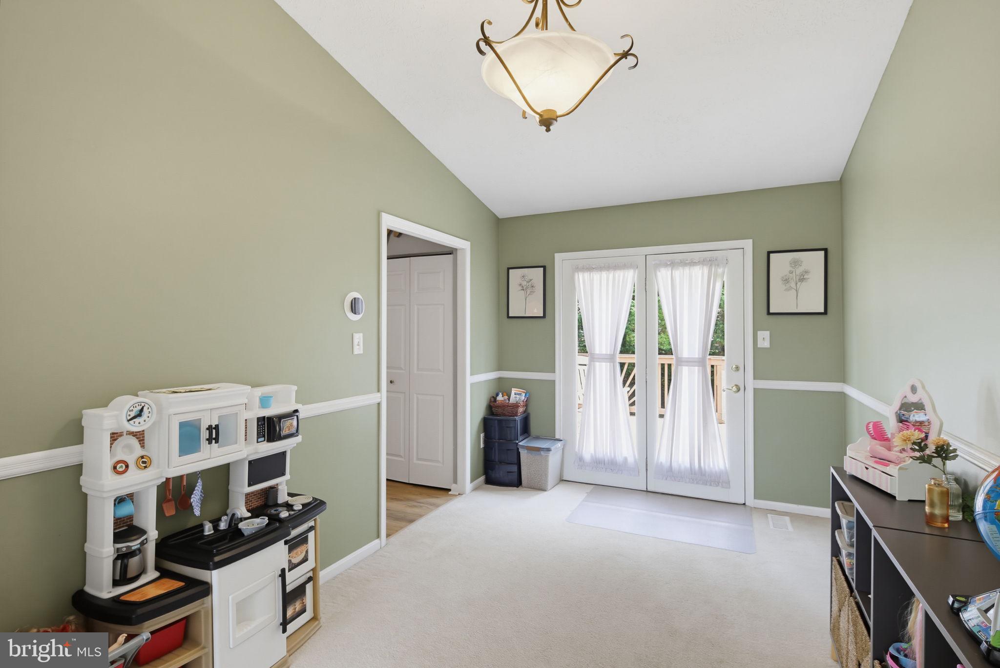 HUNTERS RUN - Residential