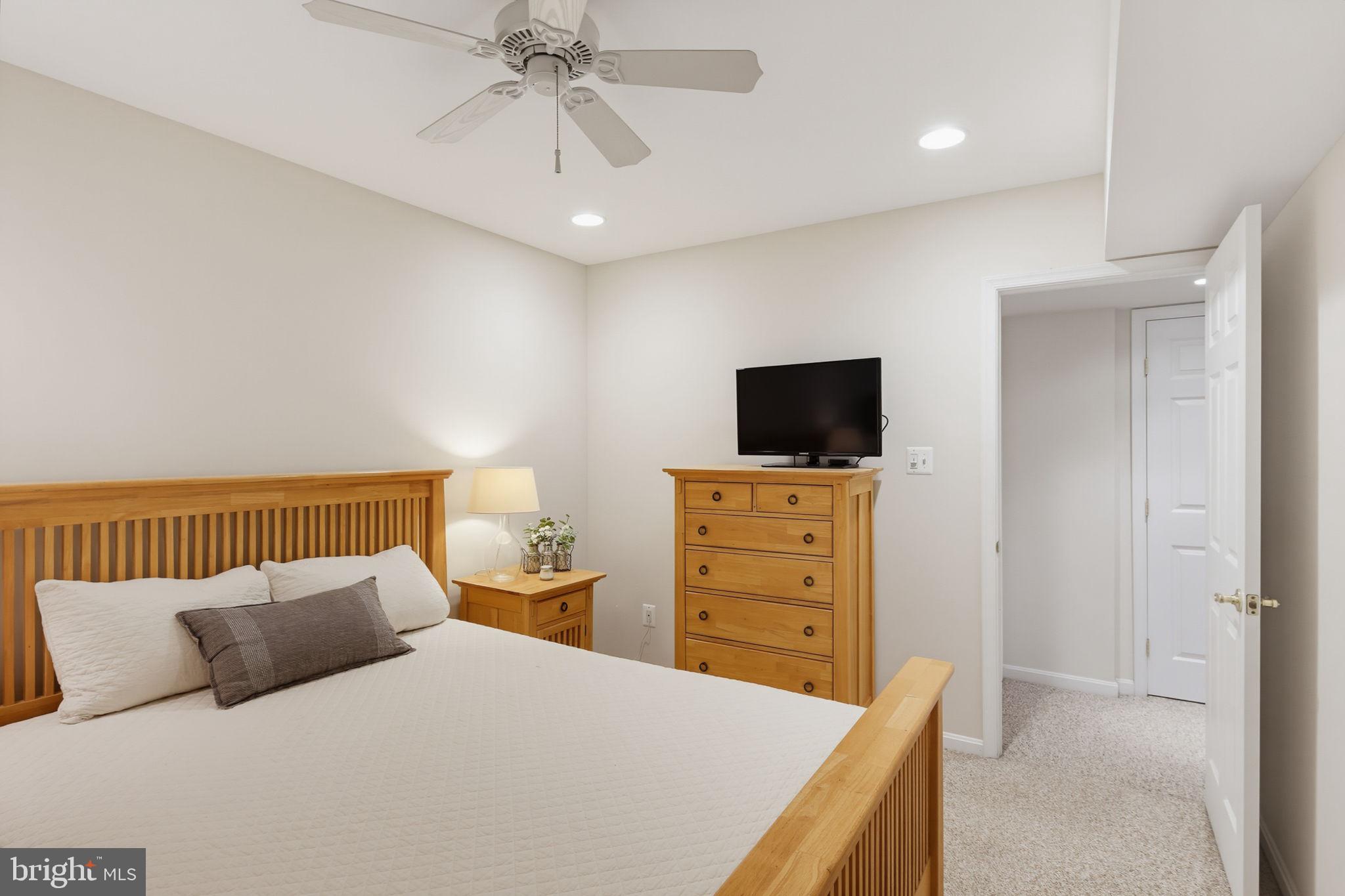 HUNTERS RUN - Residential