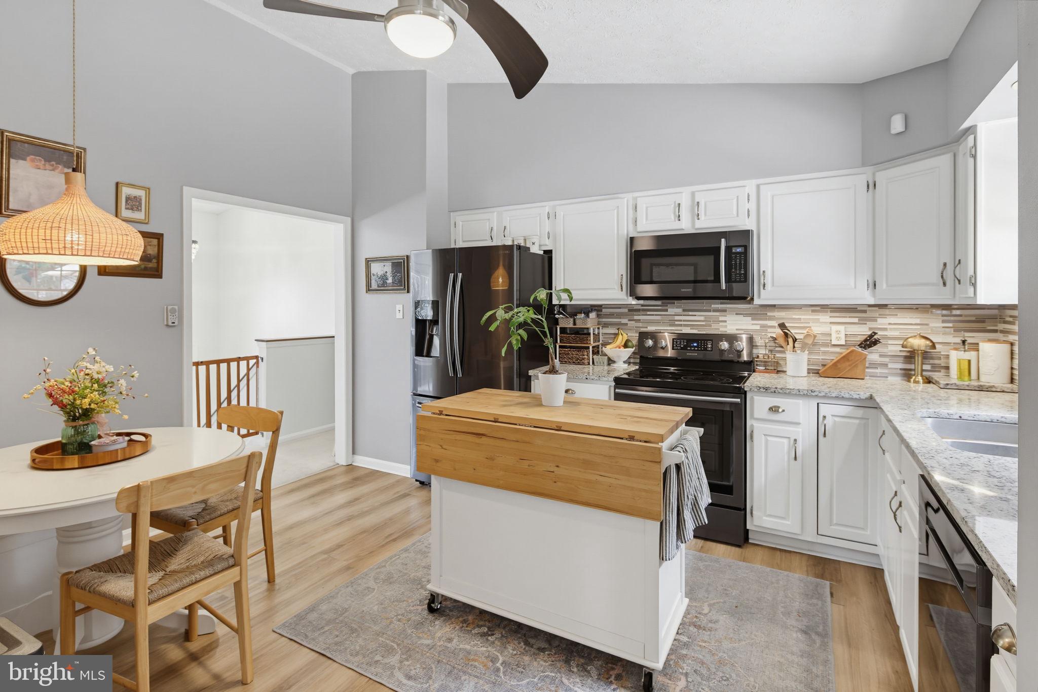HUNTERS RUN - Residential