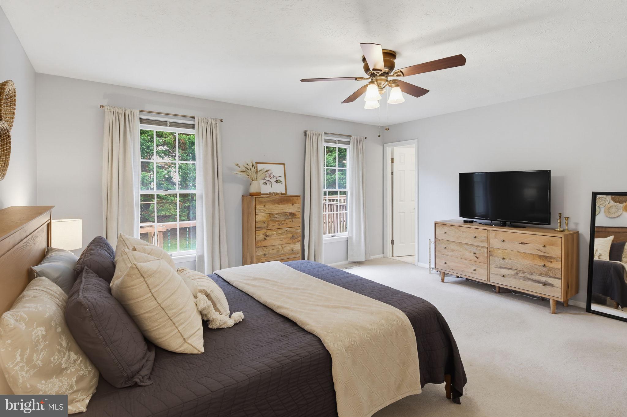 HUNTERS RUN - Residential