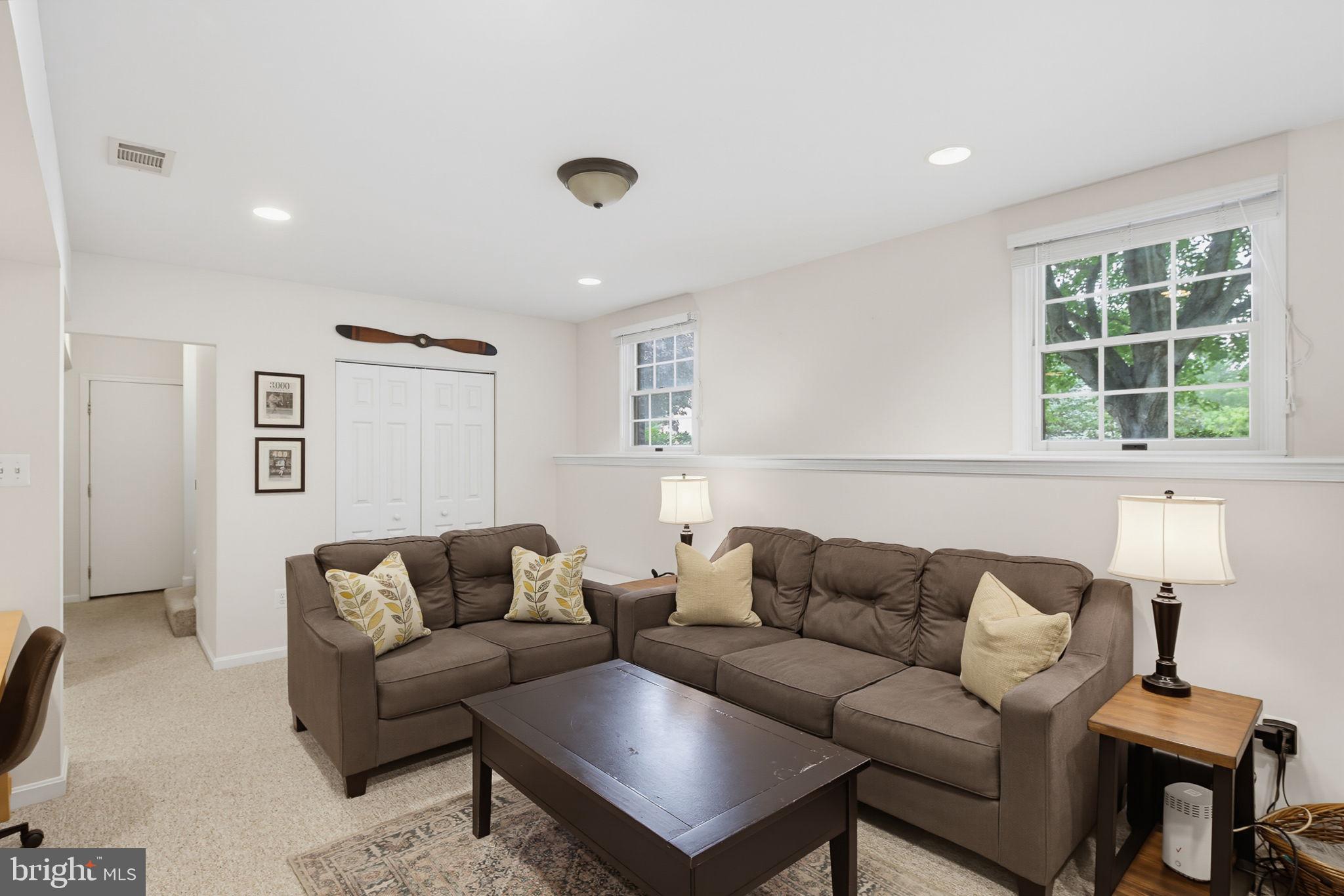 HUNTERS RUN - Residential