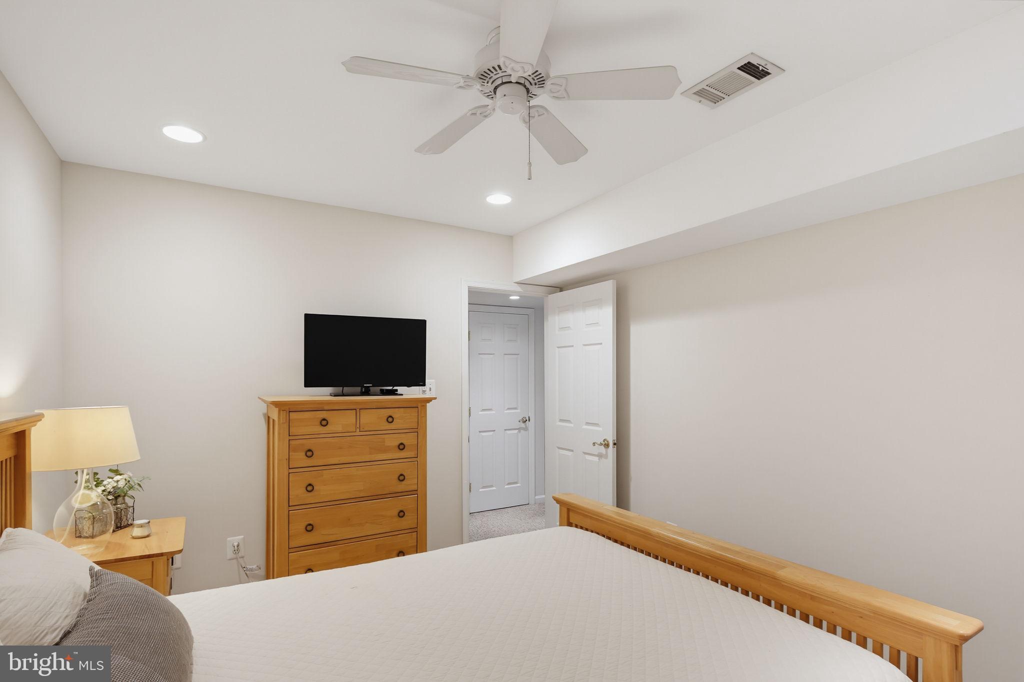 HUNTERS RUN - Residential