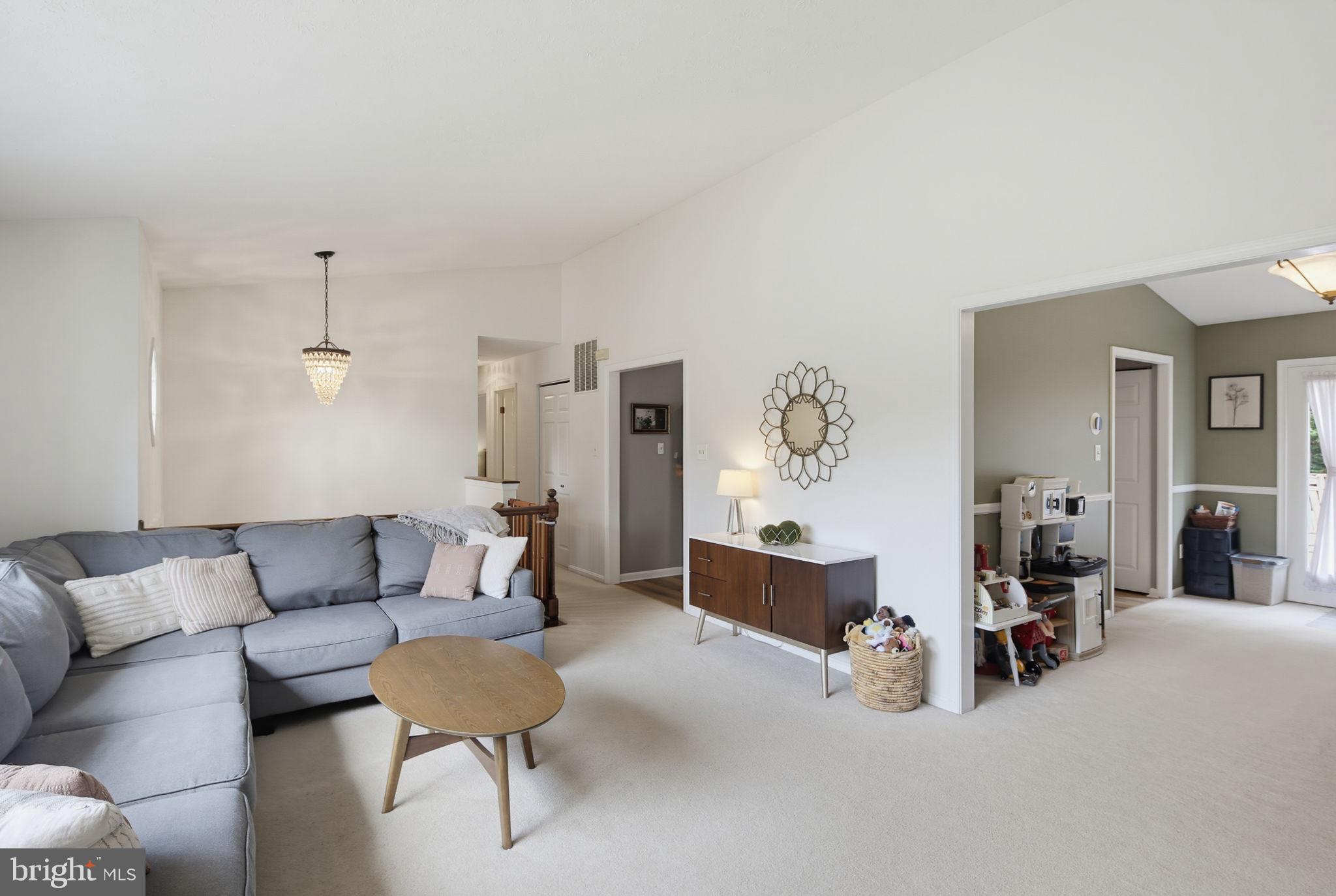 HUNTERS RUN - Residential