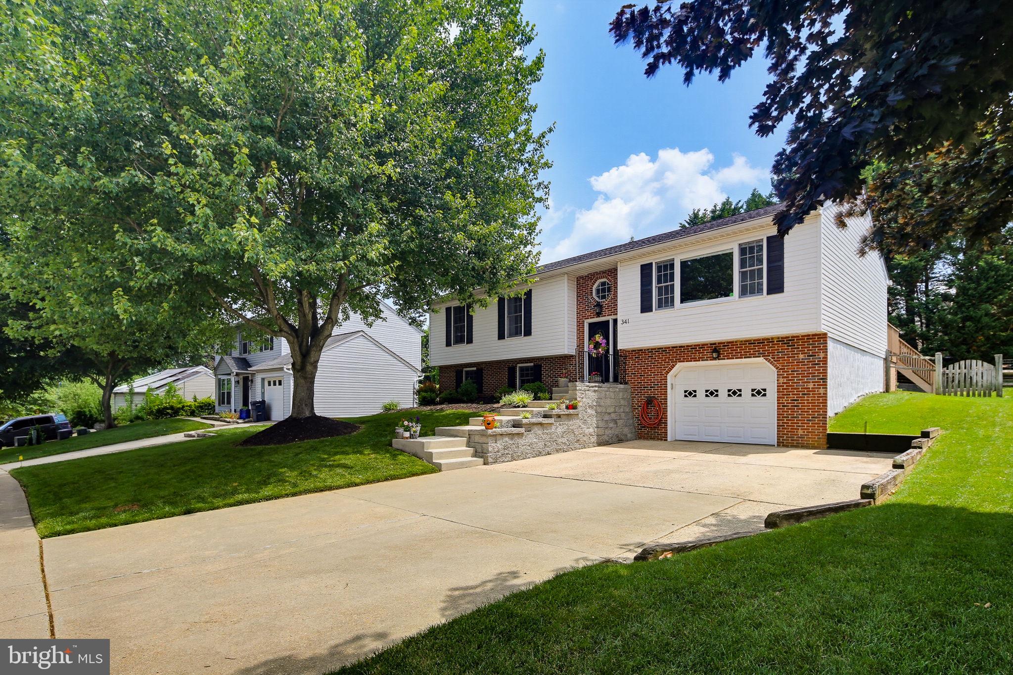 HUNTERS RUN - Residential