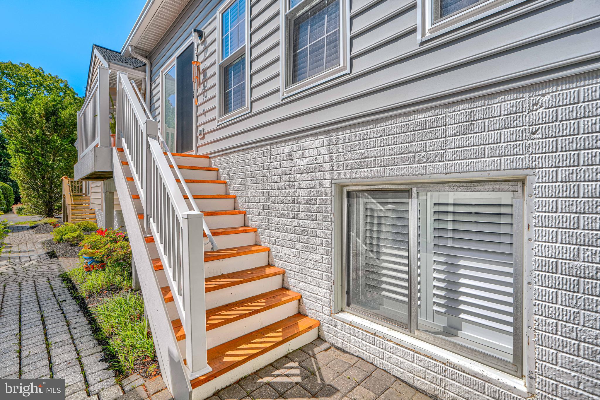 HICKORY CREST - Residential