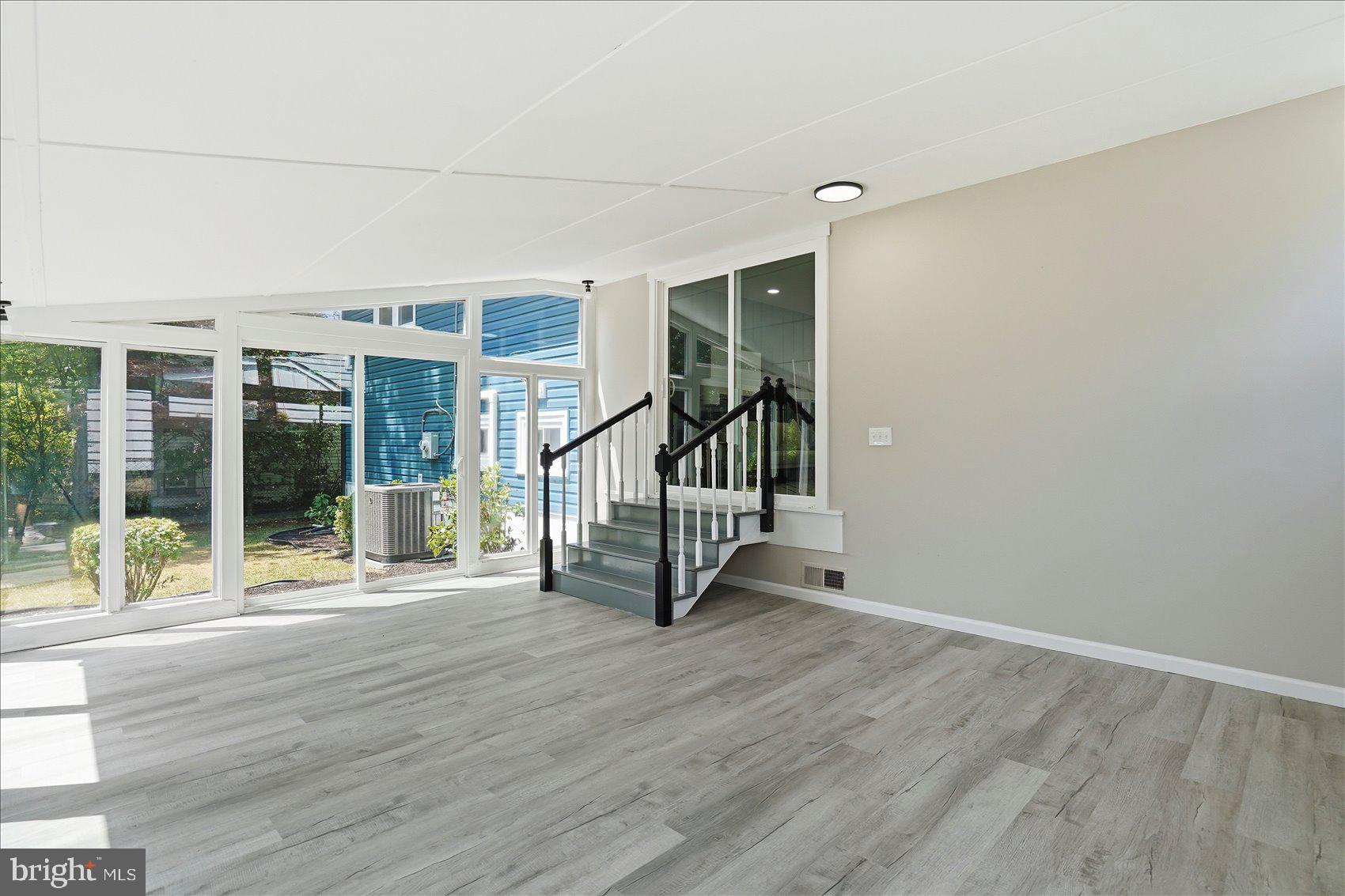 ORCHARD HILLS - Residential