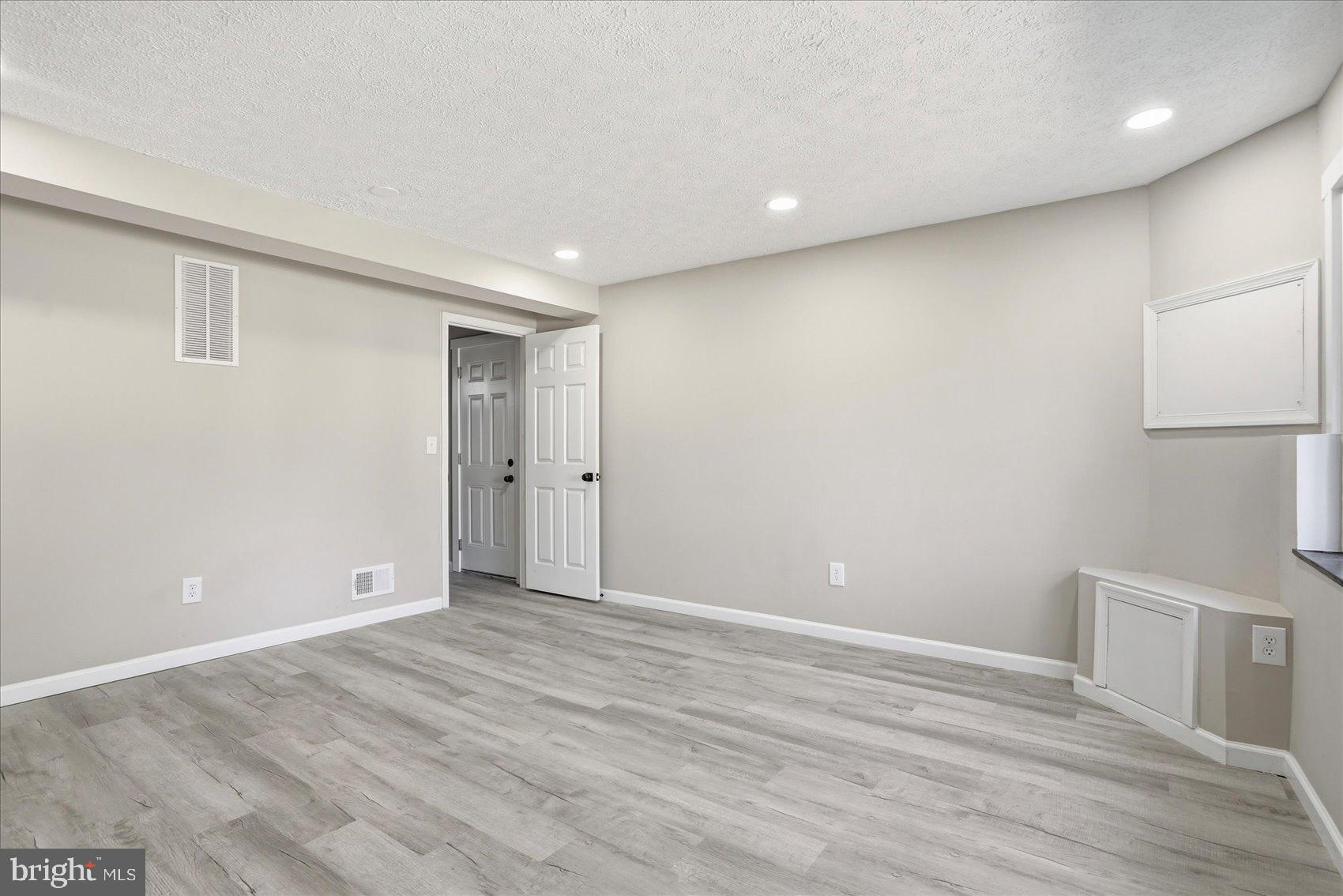 ORCHARD HILLS - Residential
