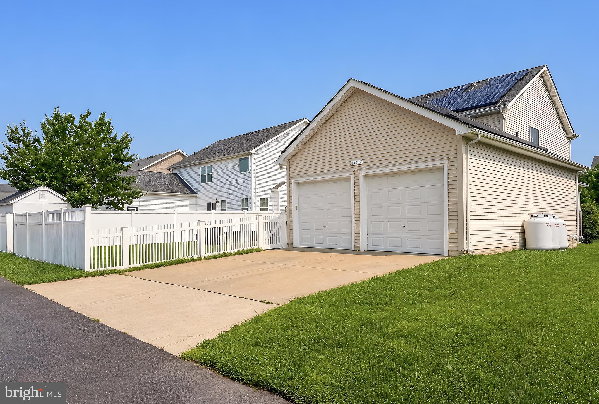 LEONARDS GRANT - Residential