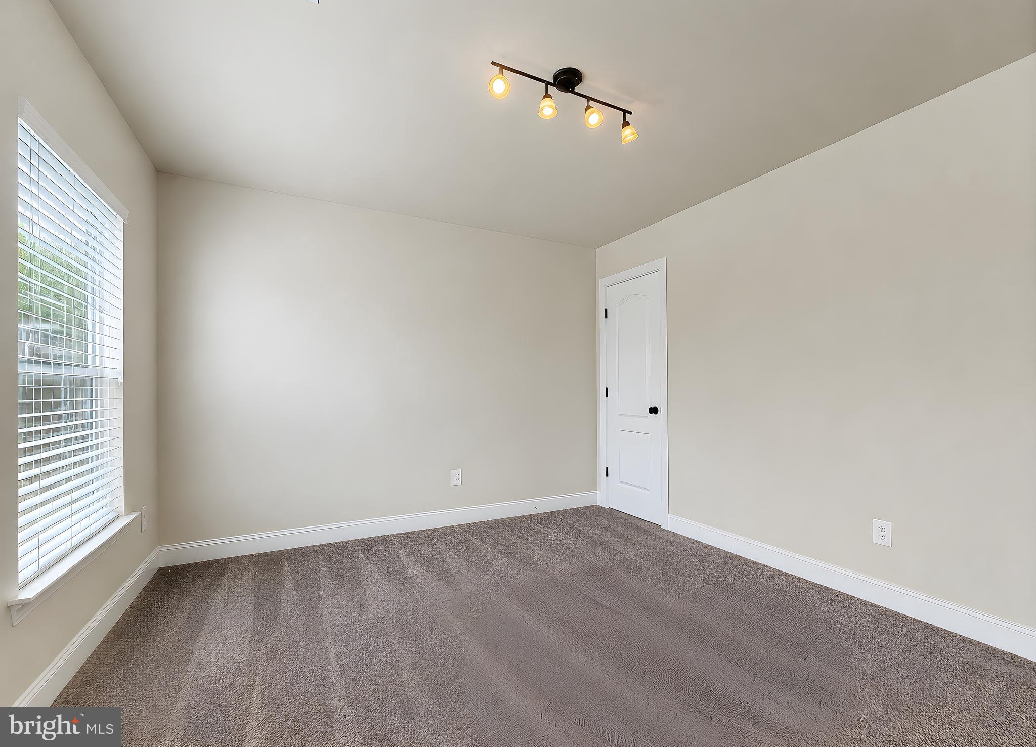 LEONARDS GRANT - Residential