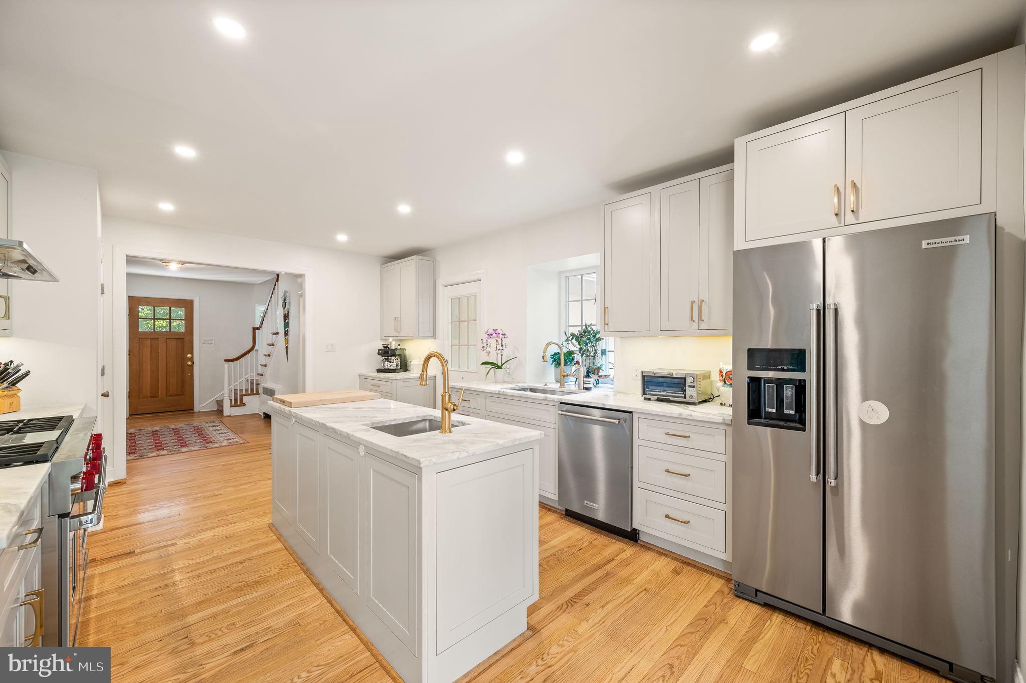 CHESTNUT HILL - Residential