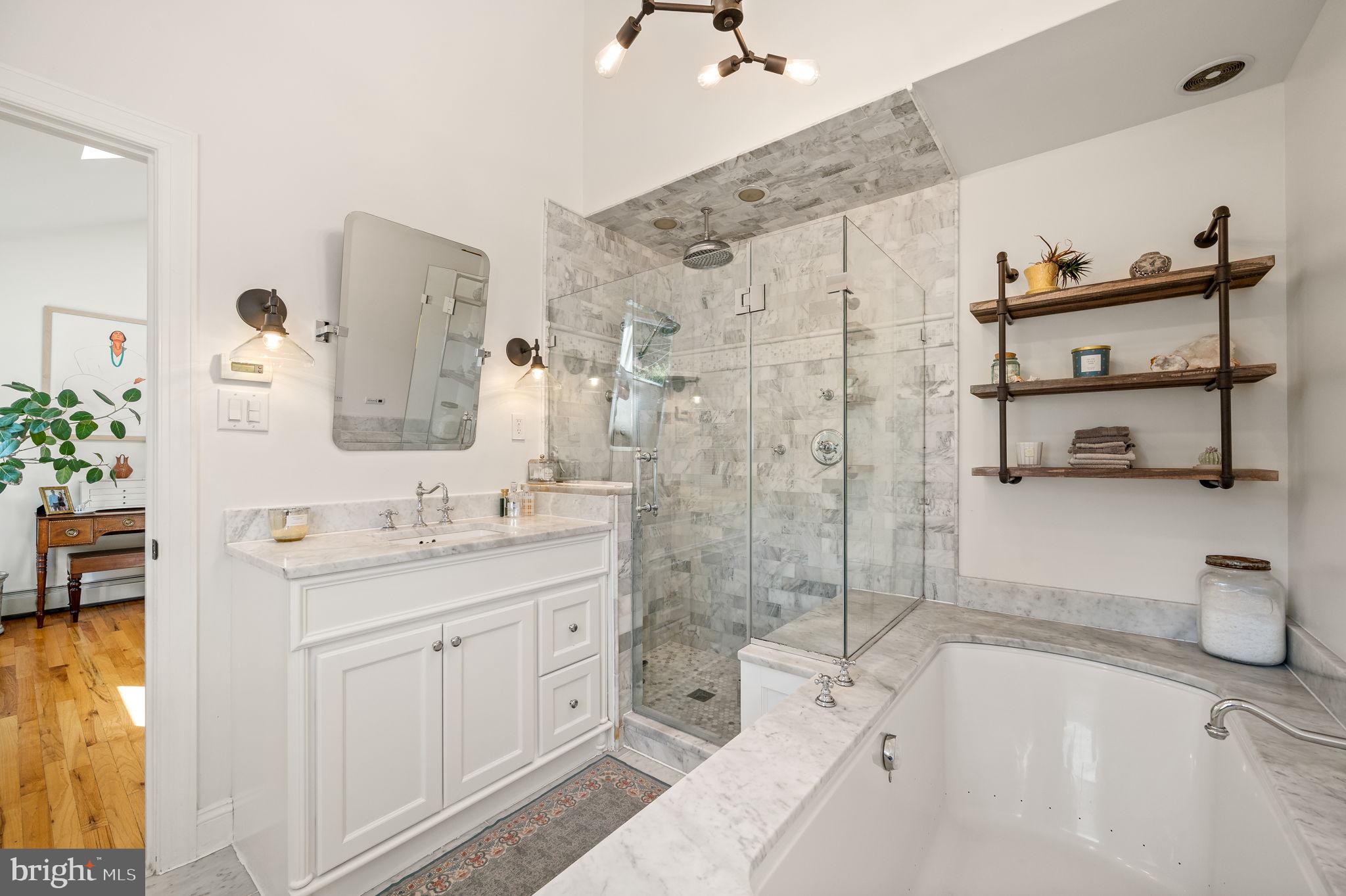 CHESTNUT HILL - Residential