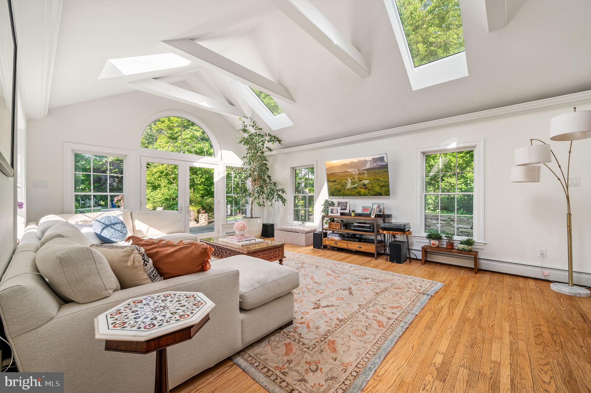 CHESTNUT HILL - Residential
