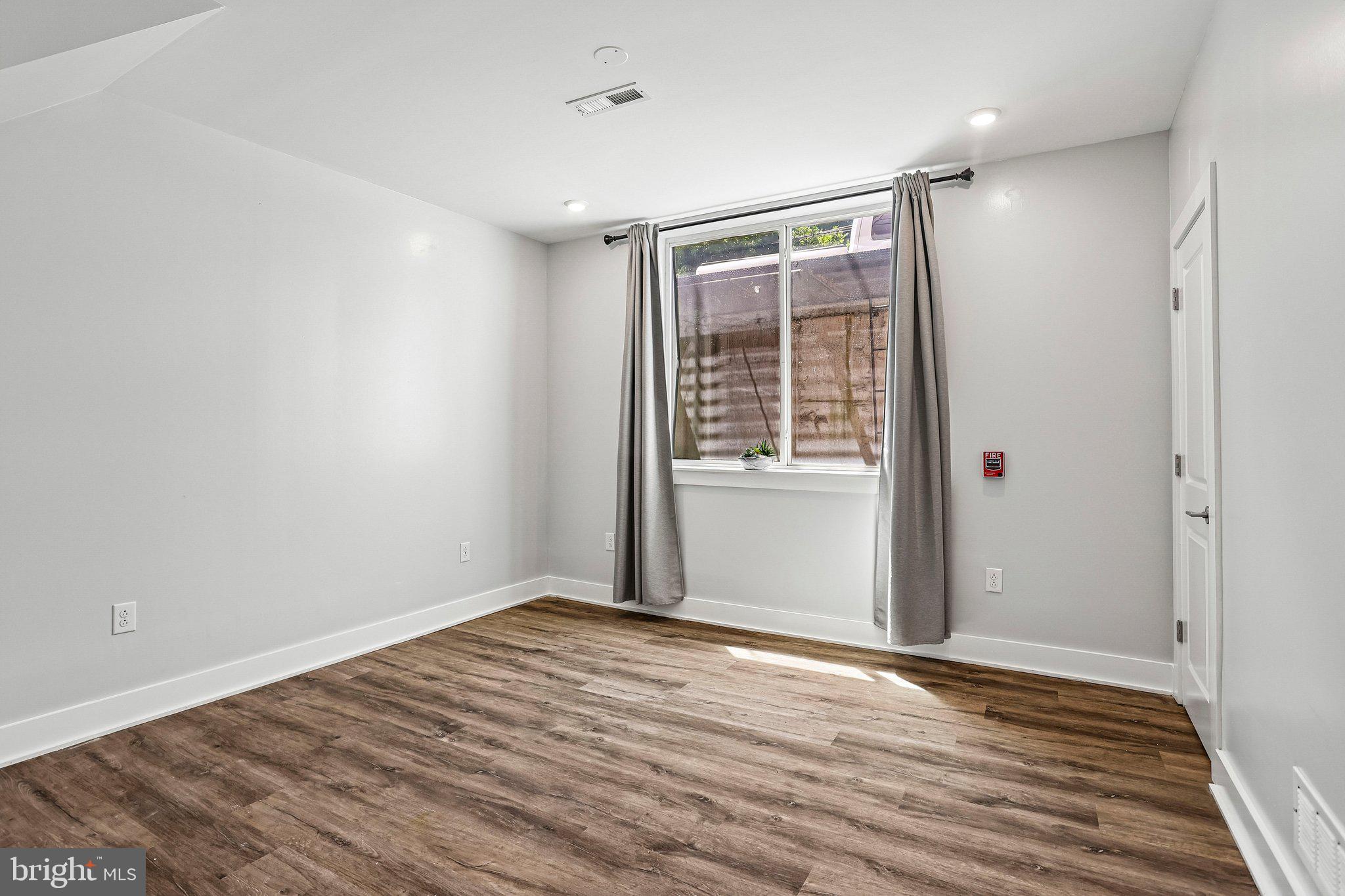 OLDE KENSINGTON - Residential