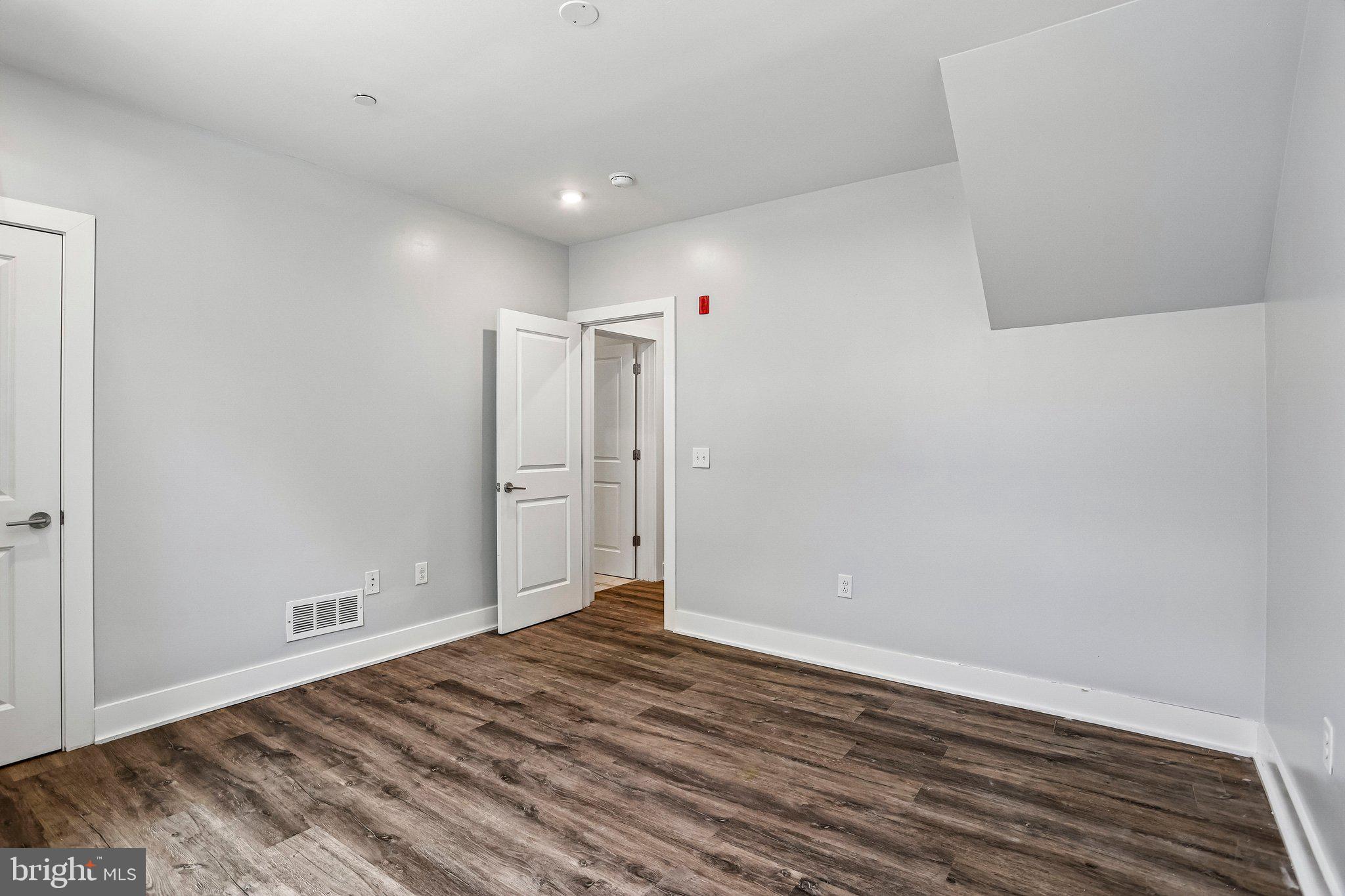OLDE KENSINGTON - Residential