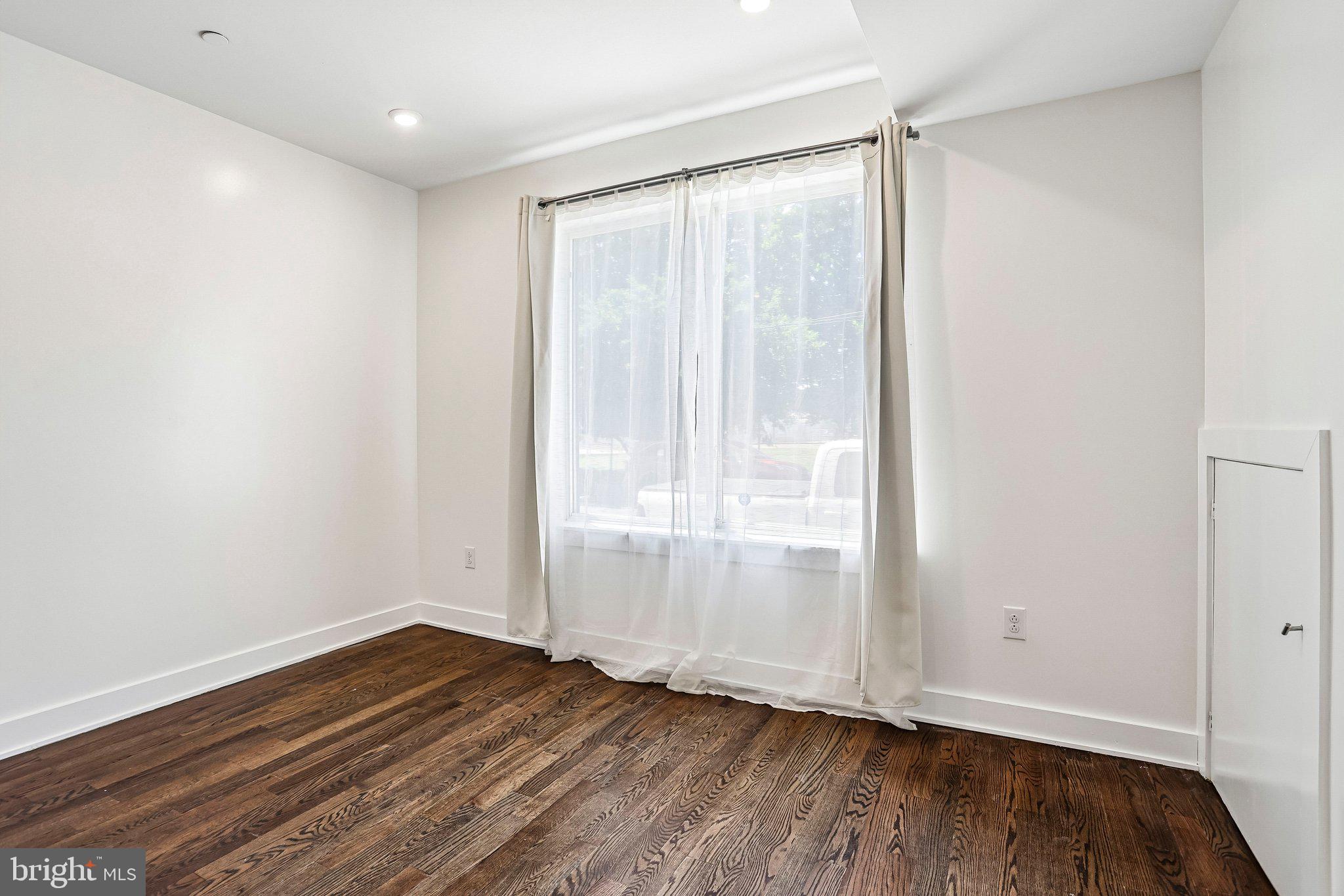 OLDE KENSINGTON - Residential