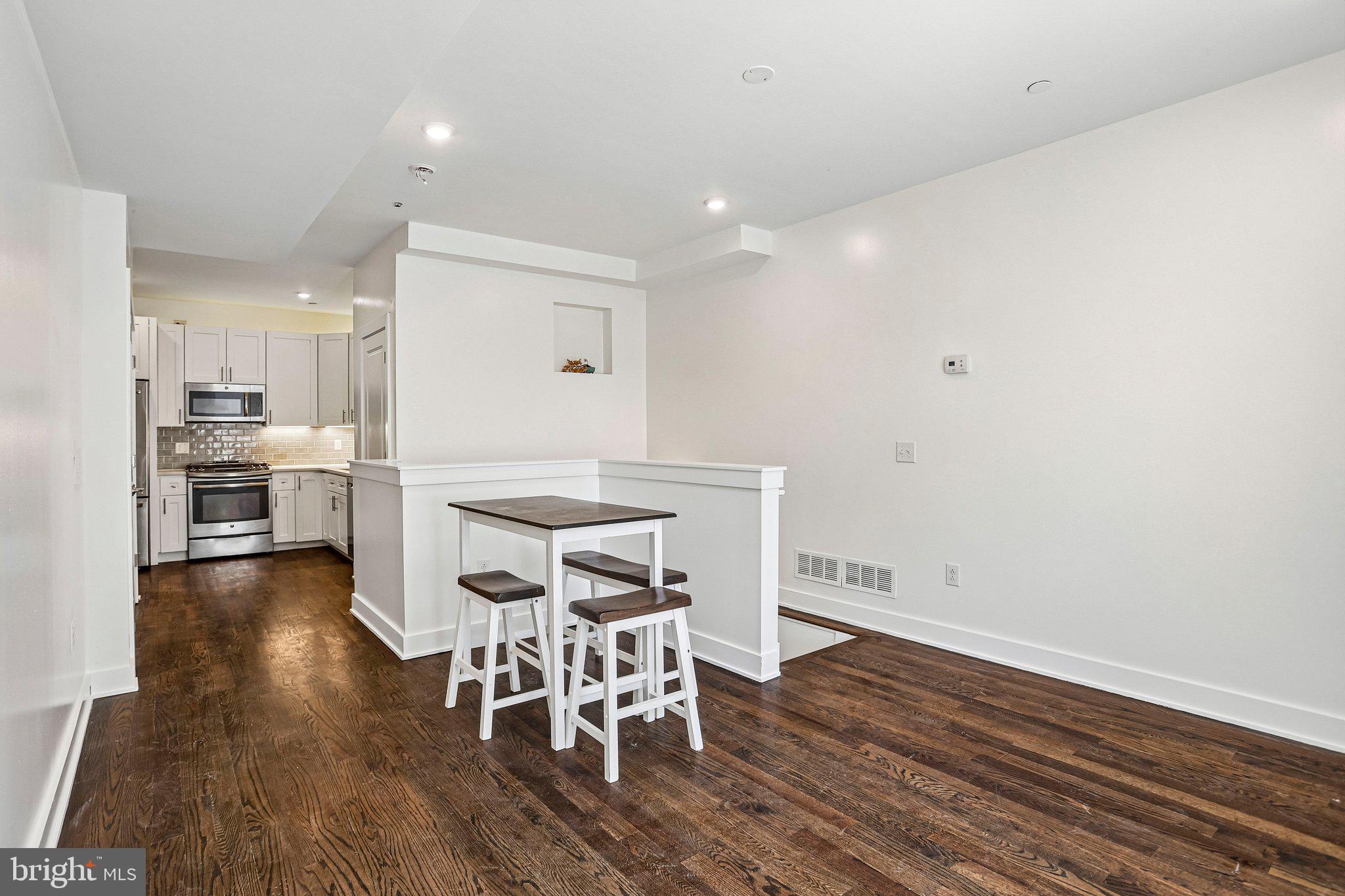 OLDE KENSINGTON - Residential