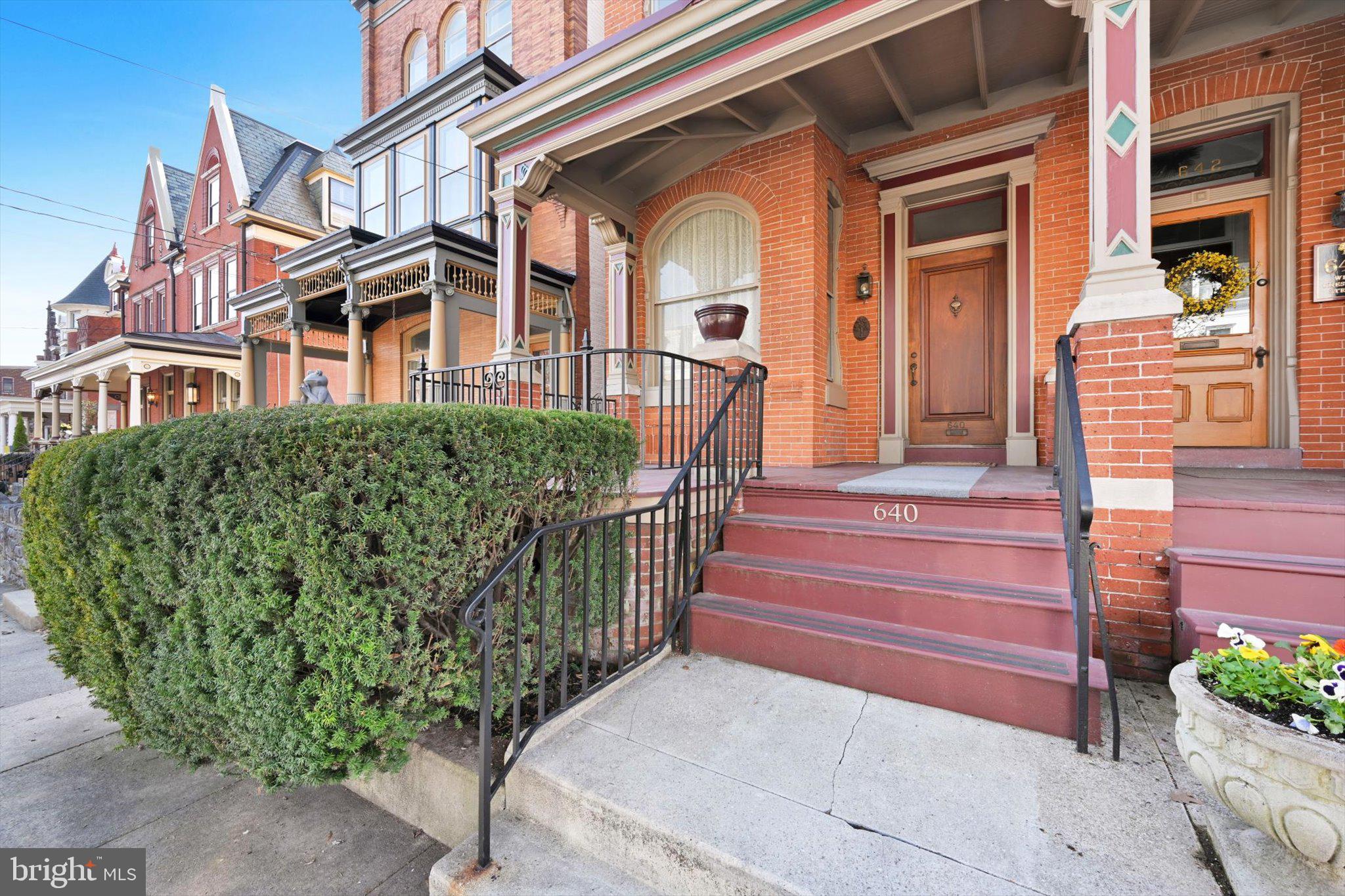 CHESTNUT HILL - Residential
