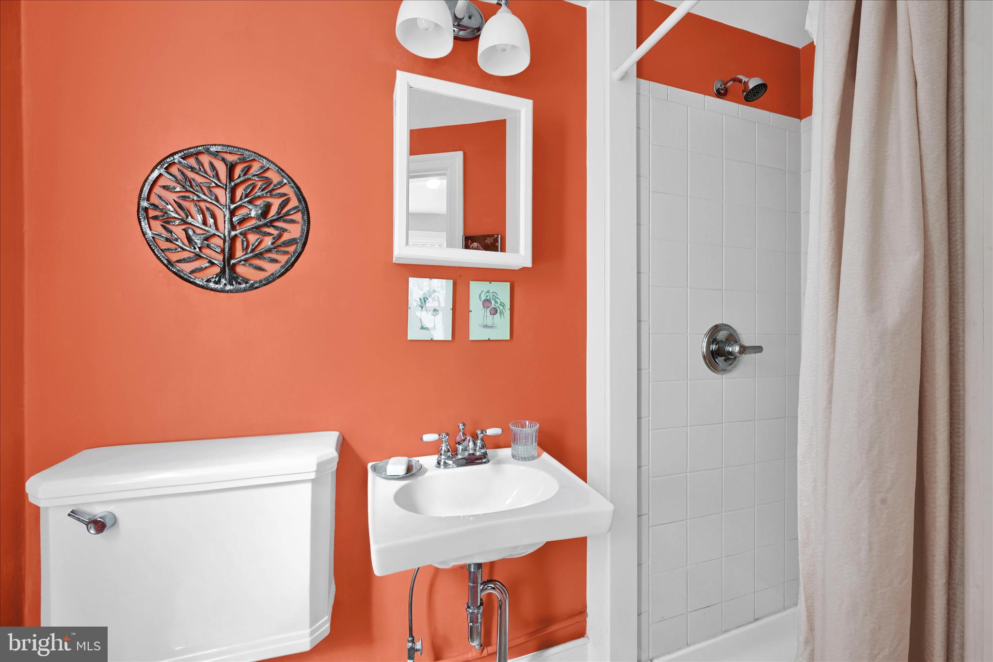 CHESTNUT HILL - Residential