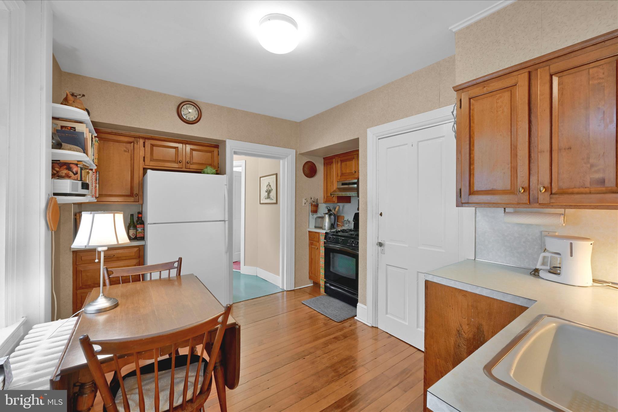 CHESTNUT HILL - Residential