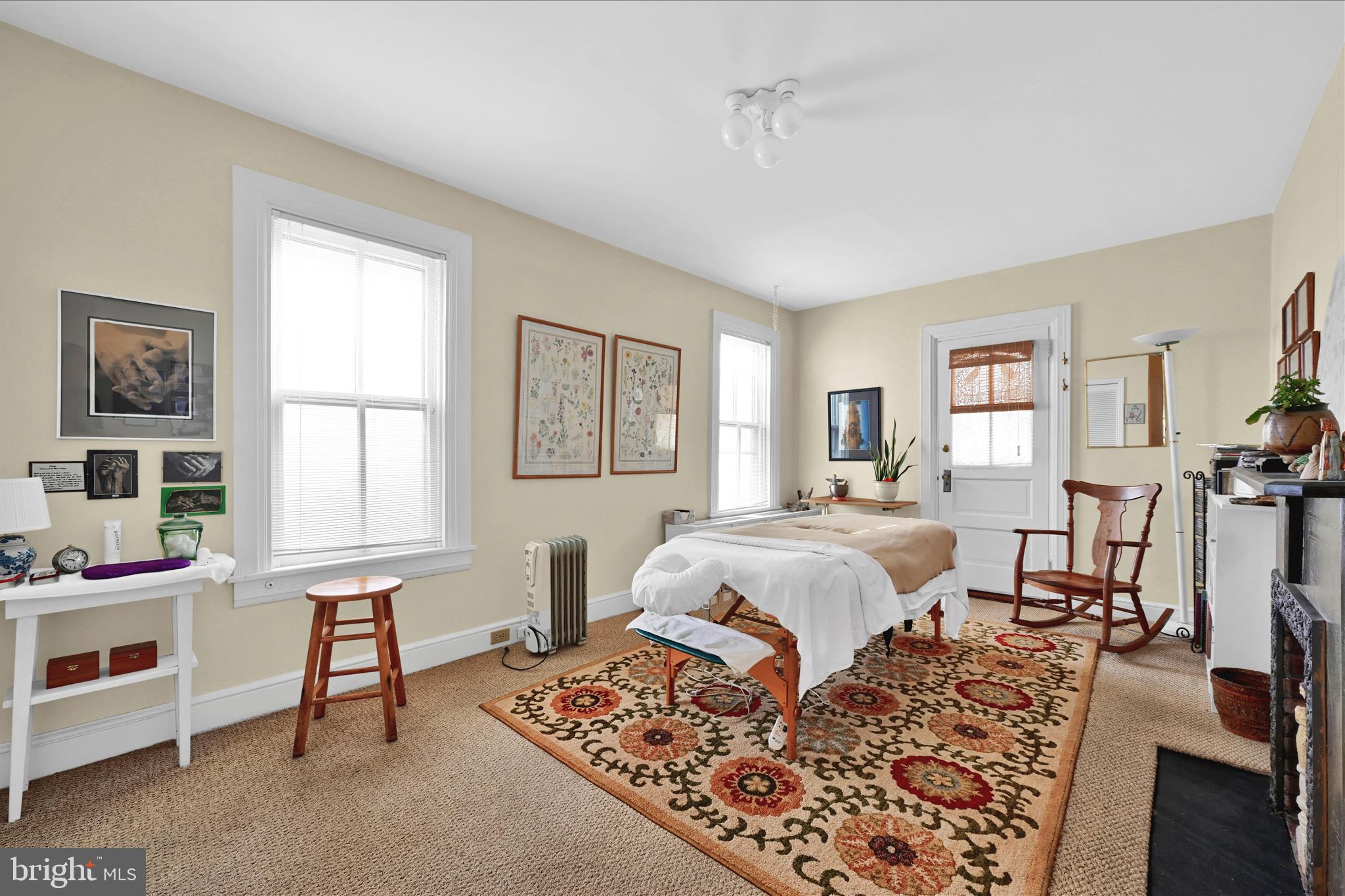 CHESTNUT HILL - Residential