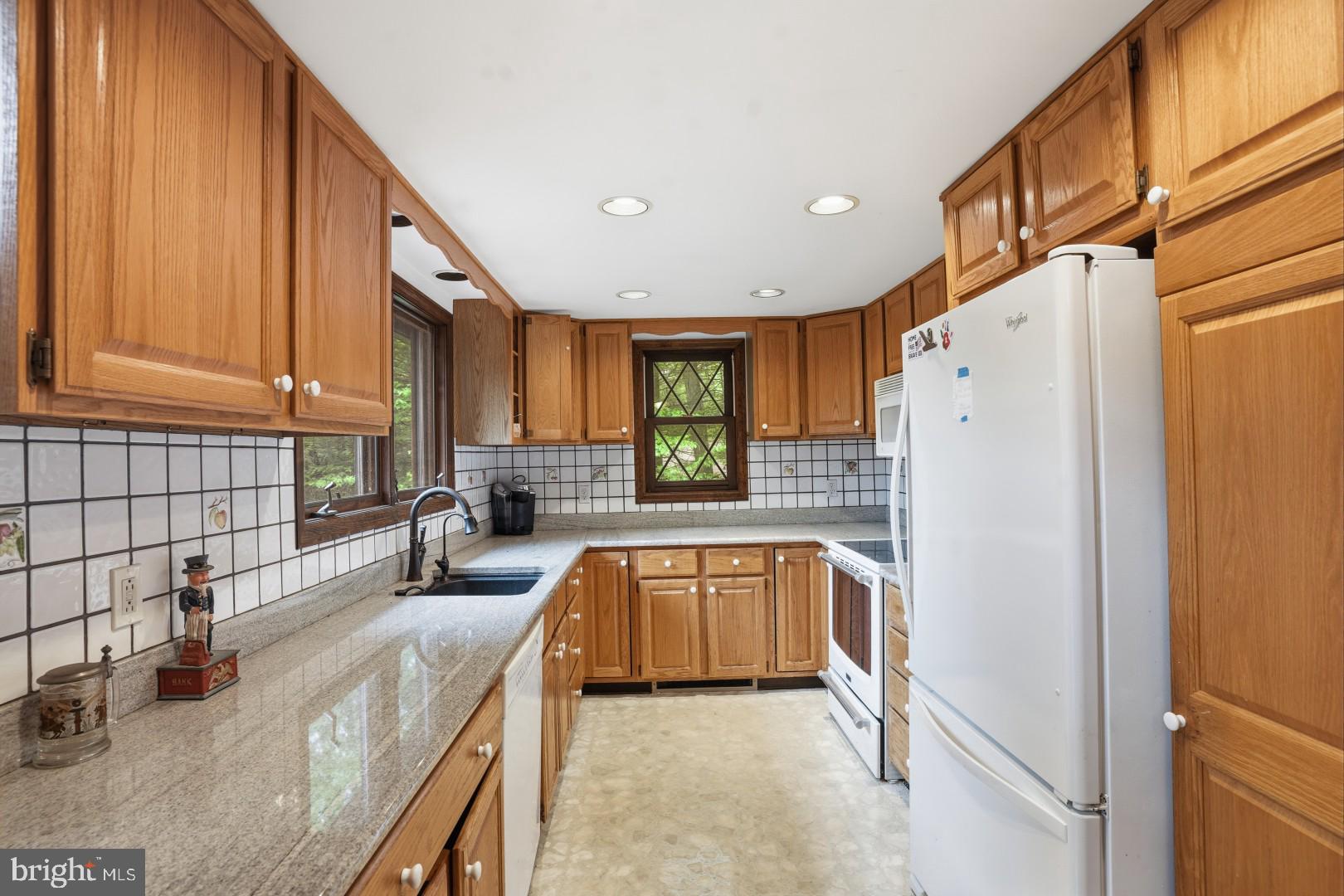 TANGLEWOOD LAKES - Residential