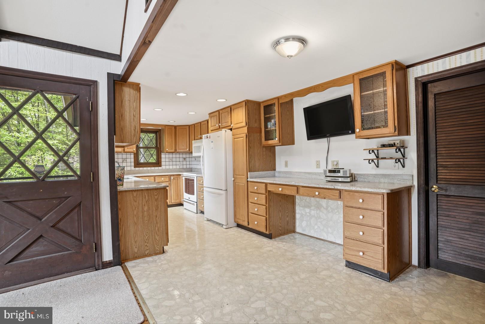 TANGLEWOOD LAKES - Residential