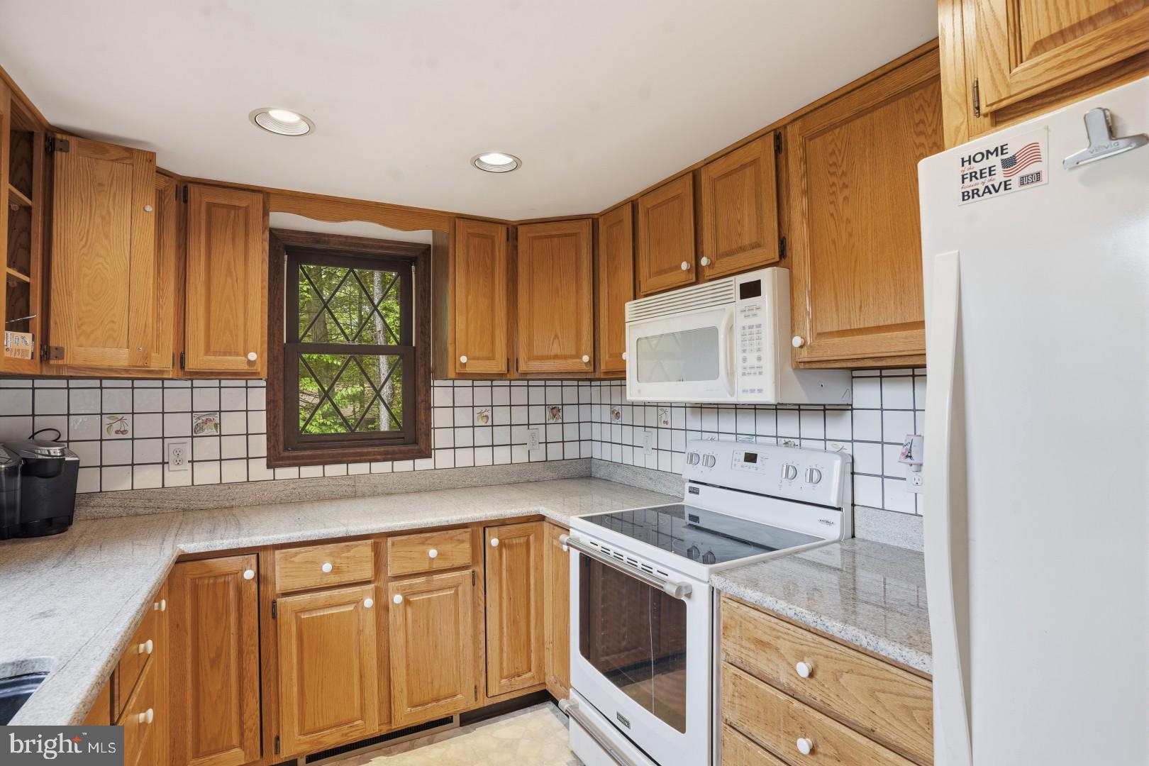 TANGLEWOOD LAKES - Residential