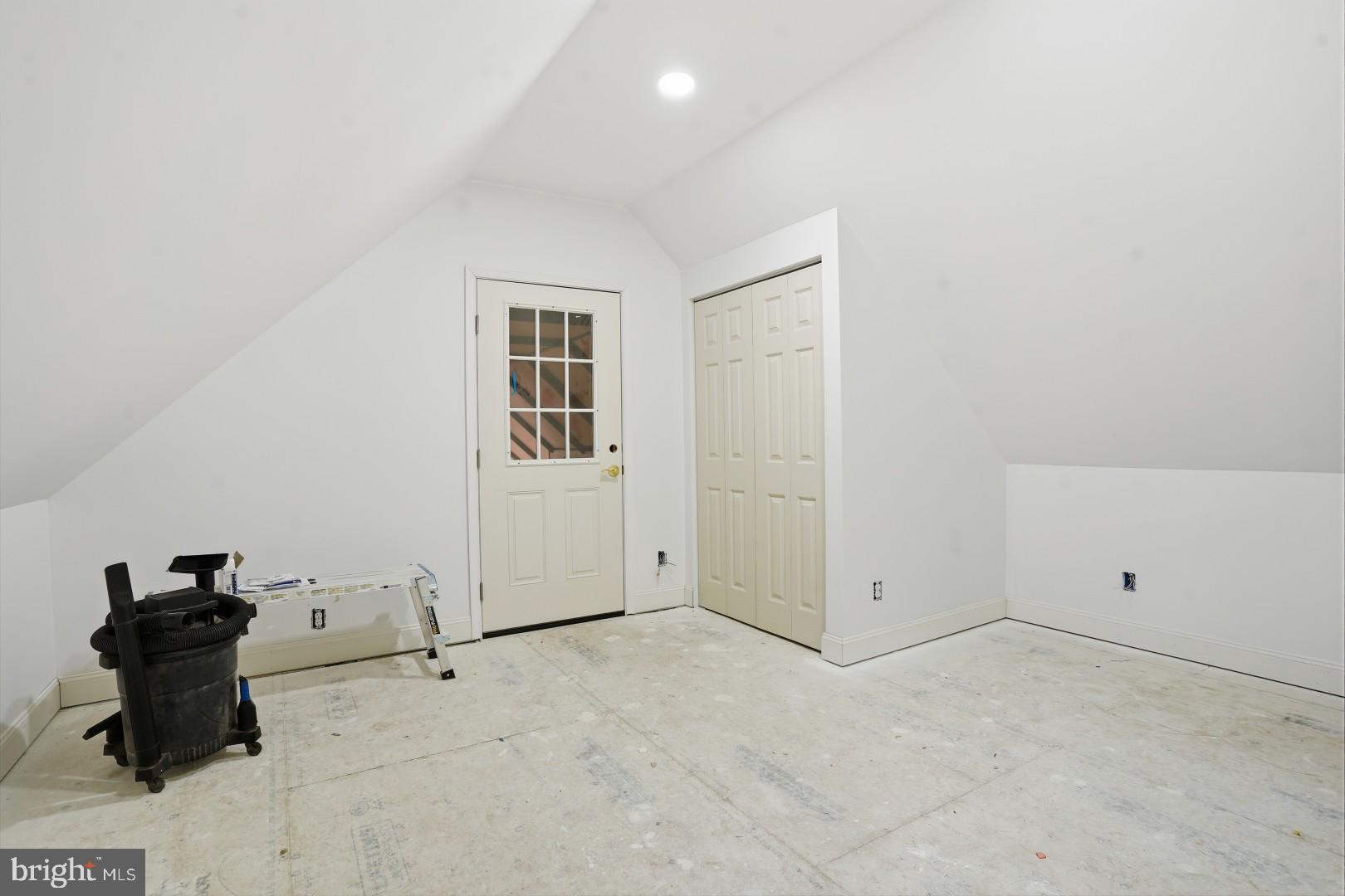 TANGLEWOOD LAKES - Residential