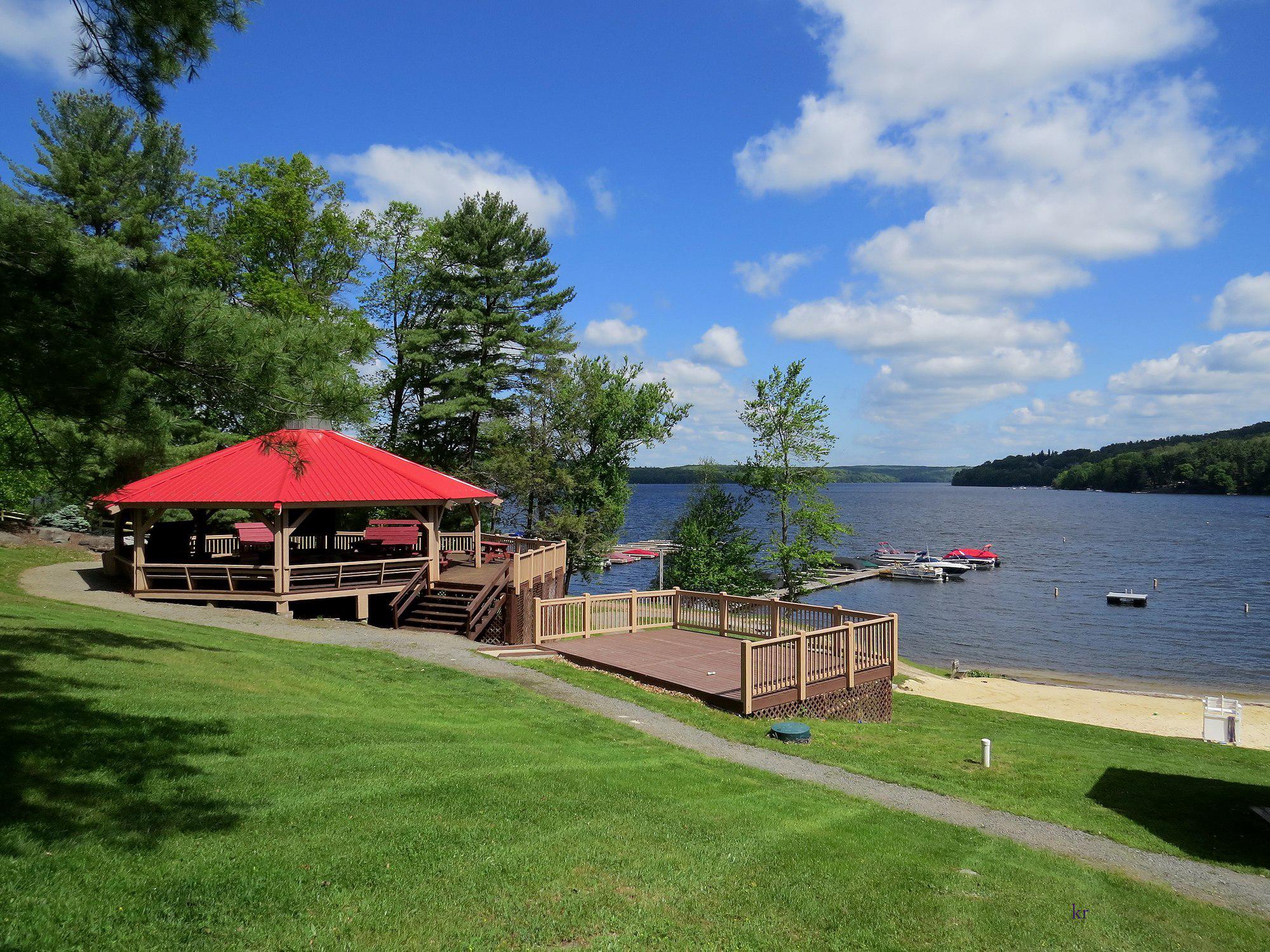 TANGLEWOOD LAKES - Residential