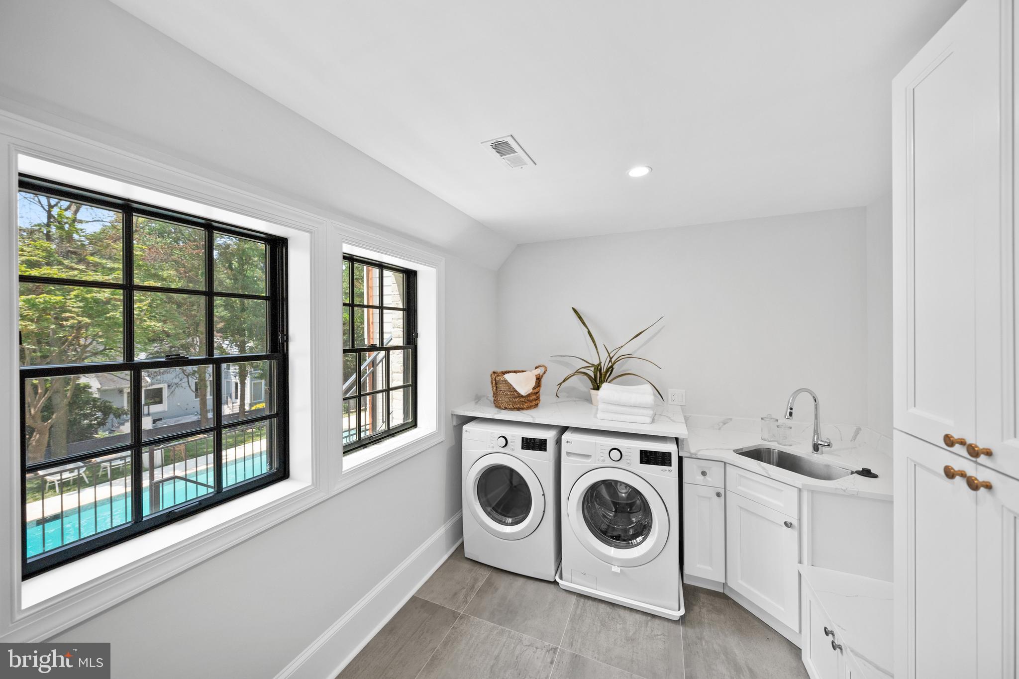 BERKLEY - Residential