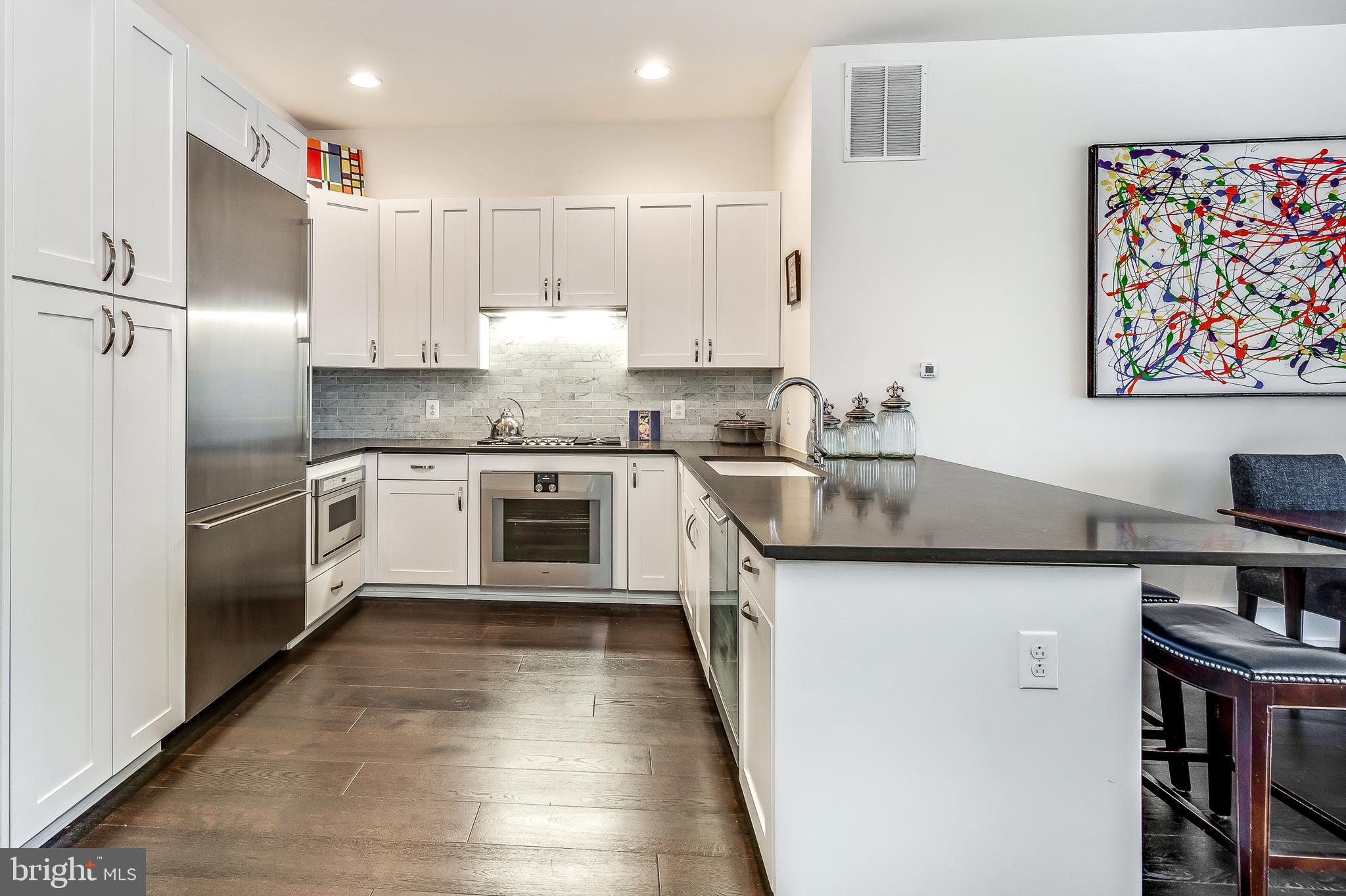SOCIETY HILL - Residential