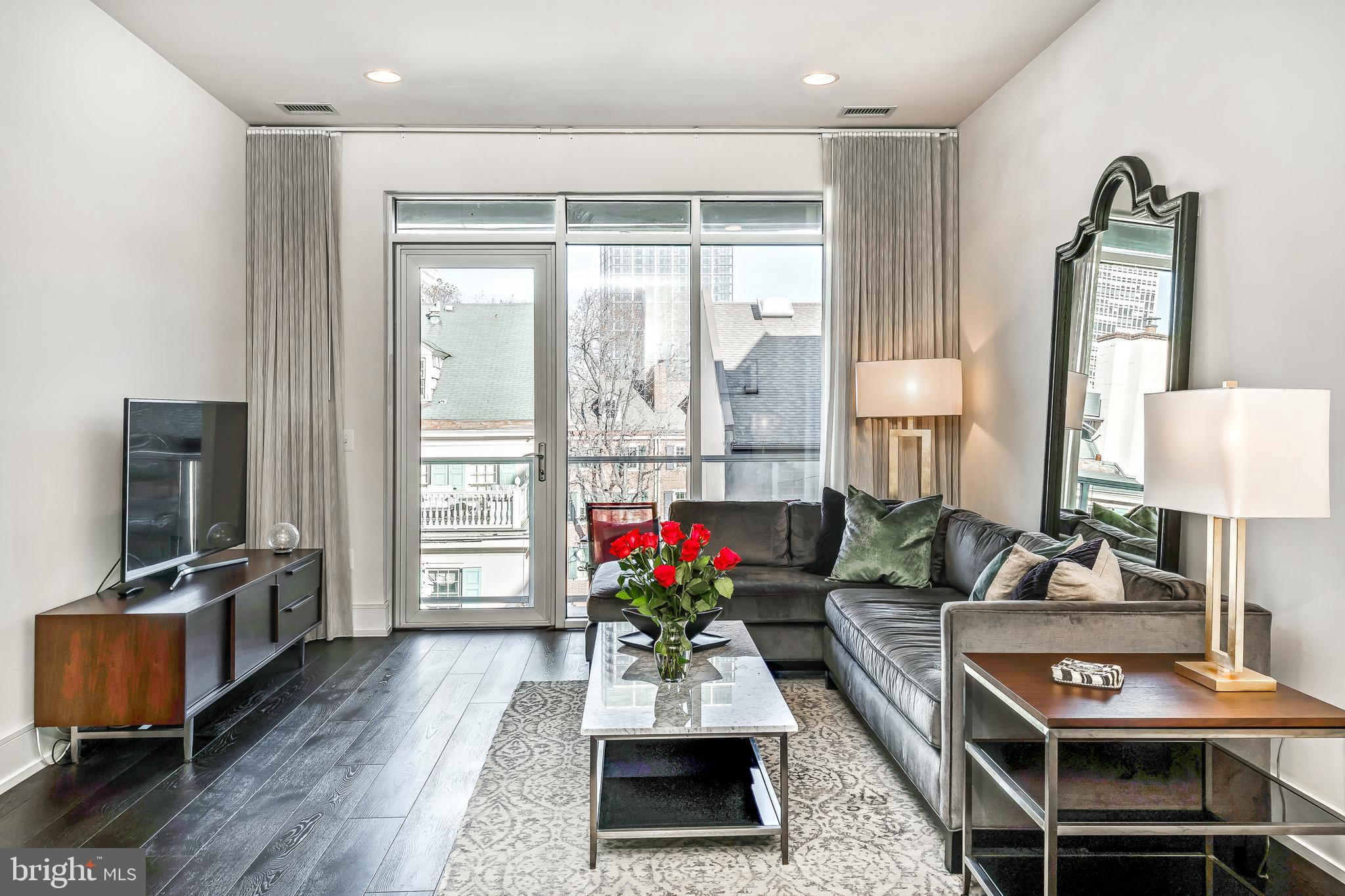 SOCIETY HILL - Residential