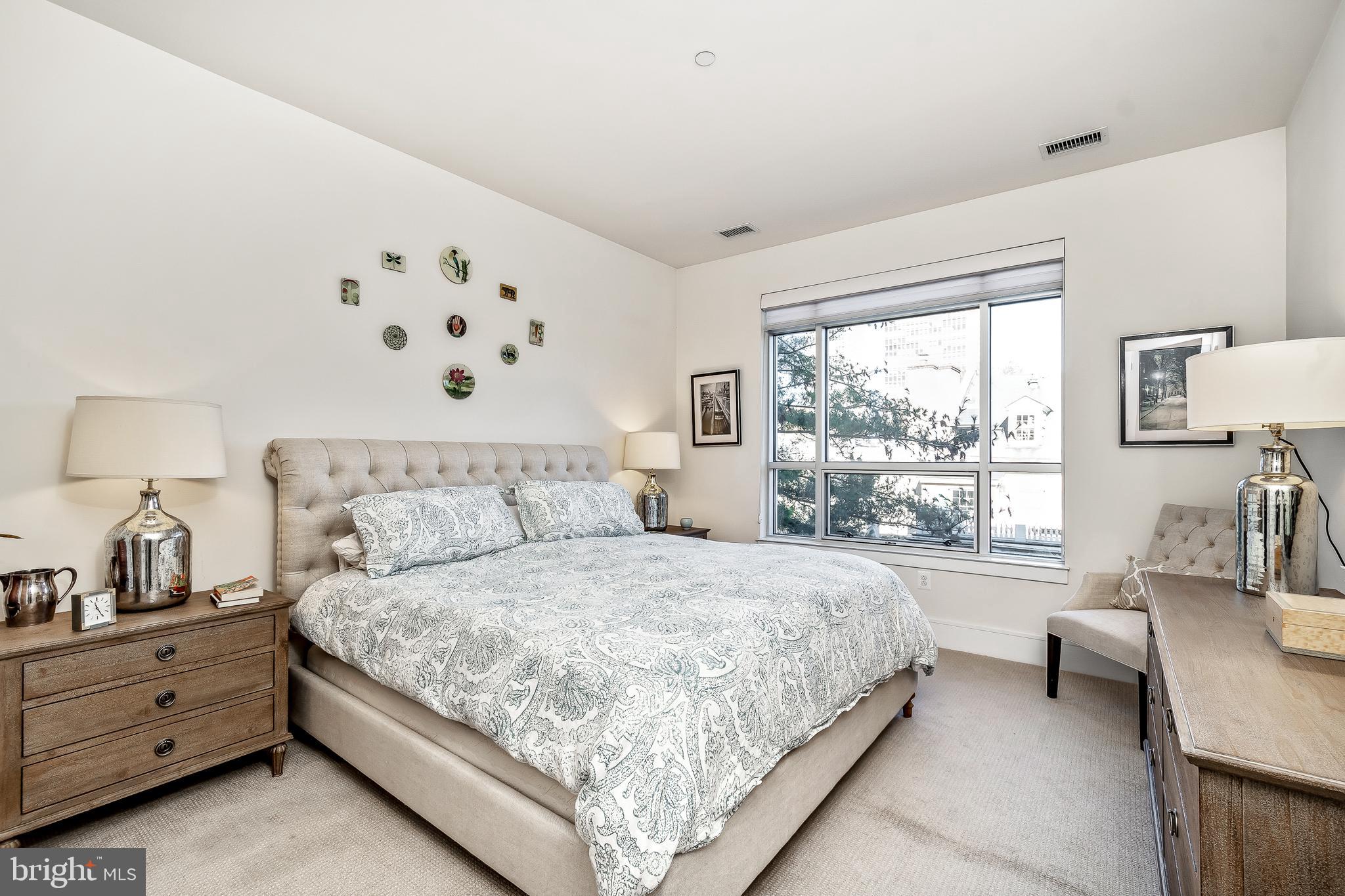 SOCIETY HILL - Residential