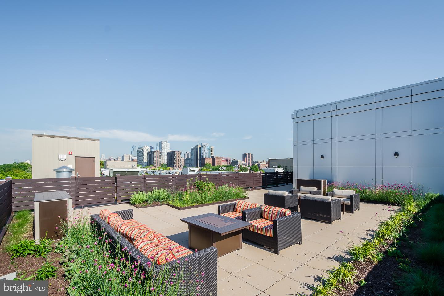 SOCIETY HILL - Residential