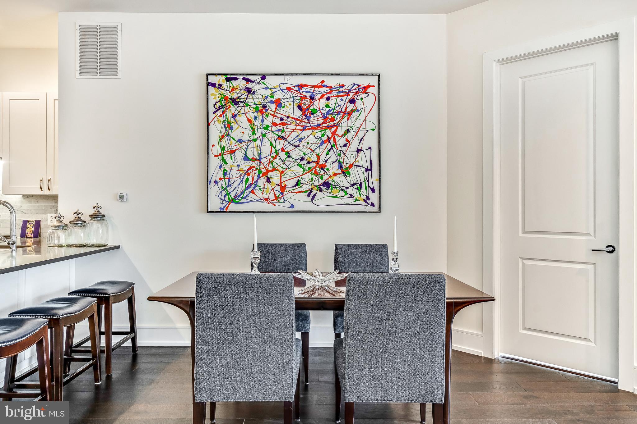 SOCIETY HILL - Residential