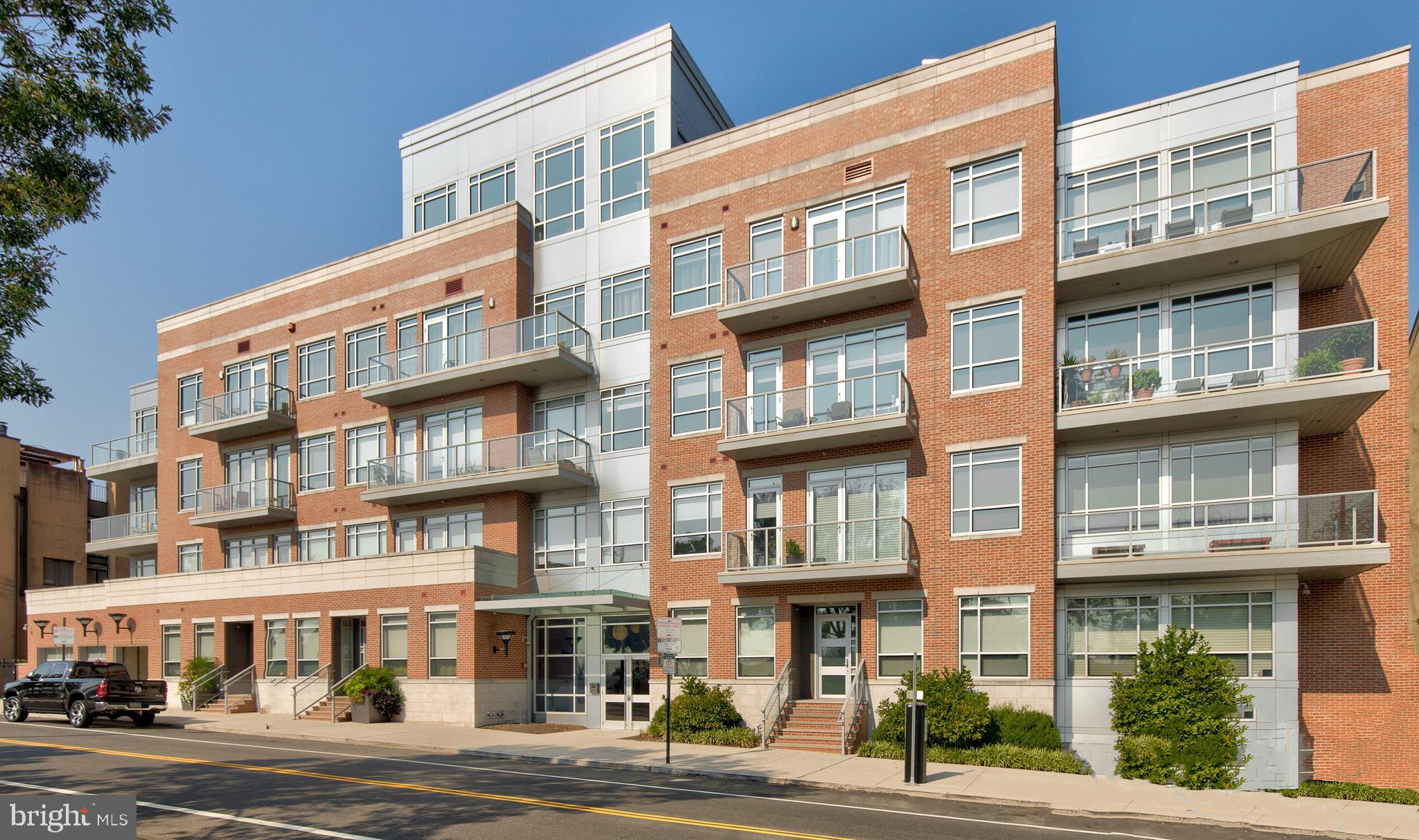 SOCIETY HILL - Residential