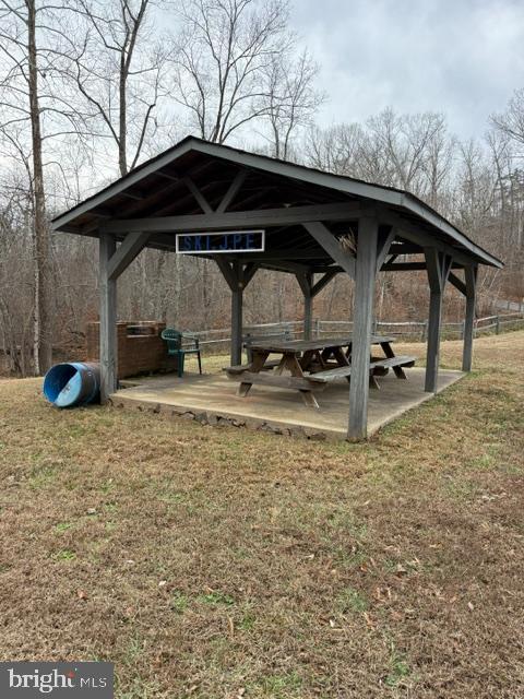 JENNINGS POND - Land