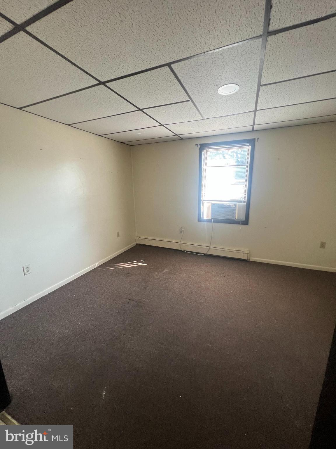 Spacious 2 bedroom apartment conveniently located in Lebanon ready for rent. Plenty of on street parking space as well as a 1 car garage included with the rent.  Owner pays oil heat. Tenant pays electricity. No Smoking. $50 nonrefundable application fee required per applicant and if selected $50
admin fee. 615 Min. Credit Score AGENTS READ REMARKS