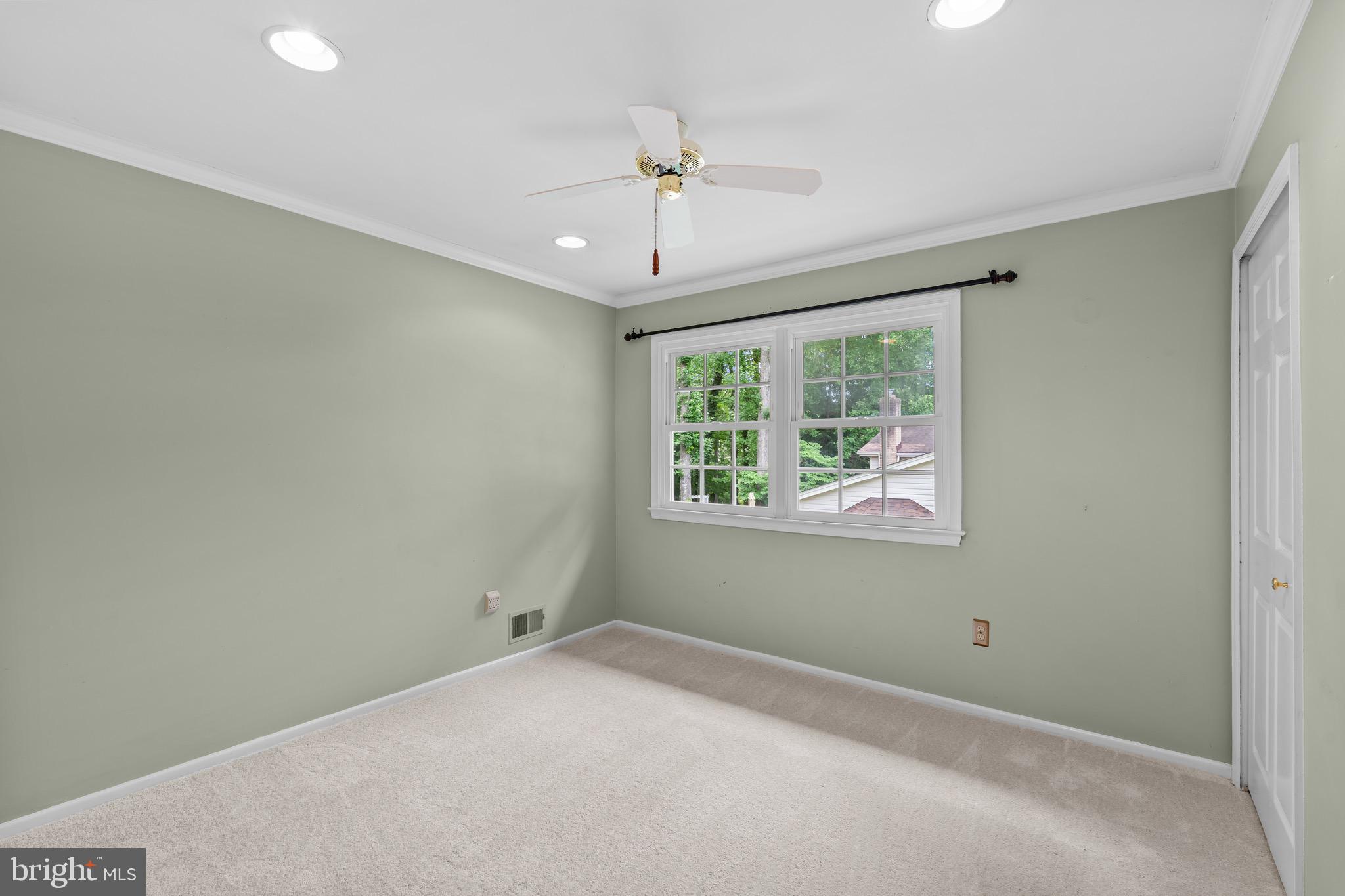 COUNTRY CLUB VIEW - Residential
