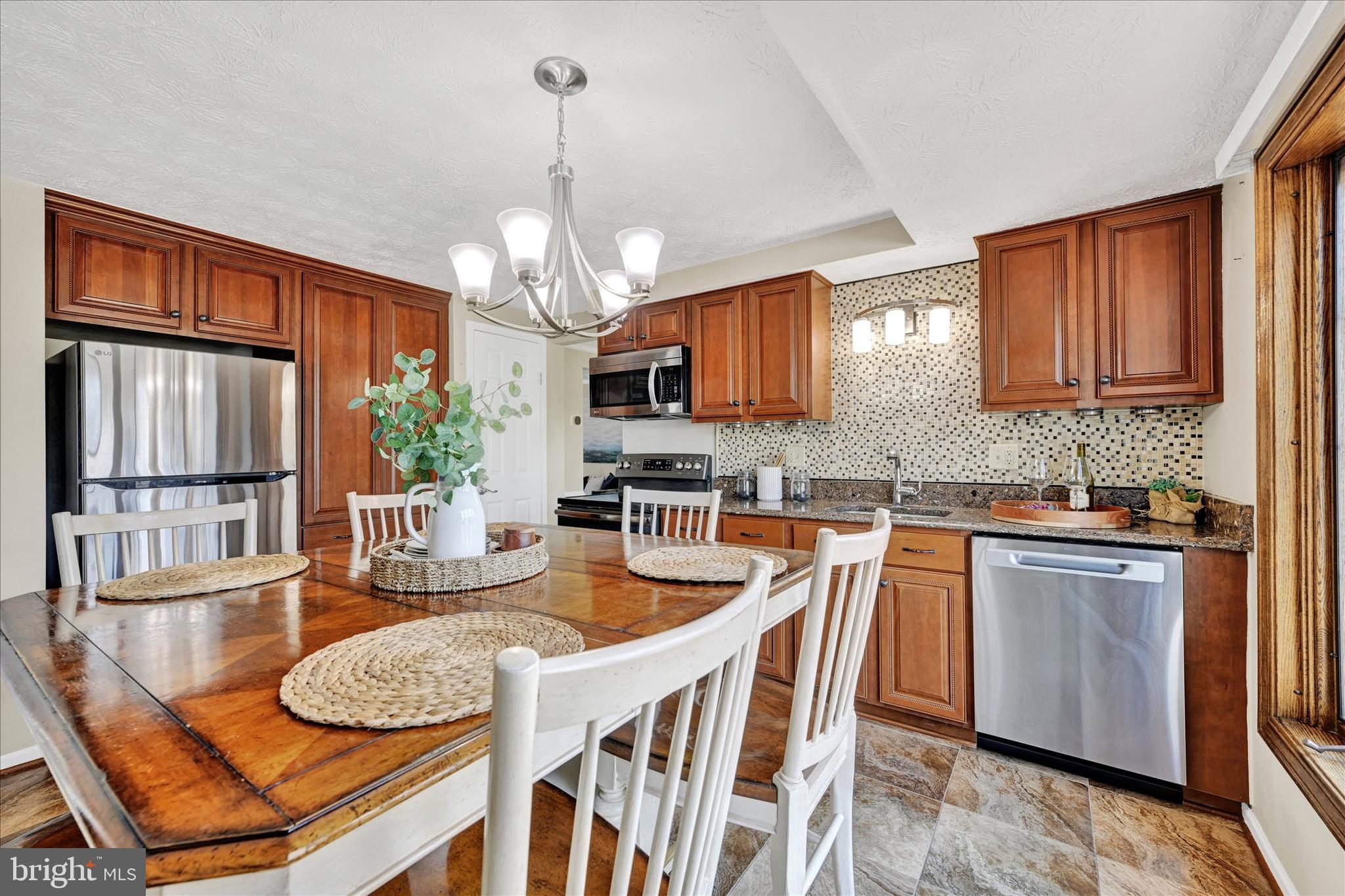 PINEDALE WOODS - Residential