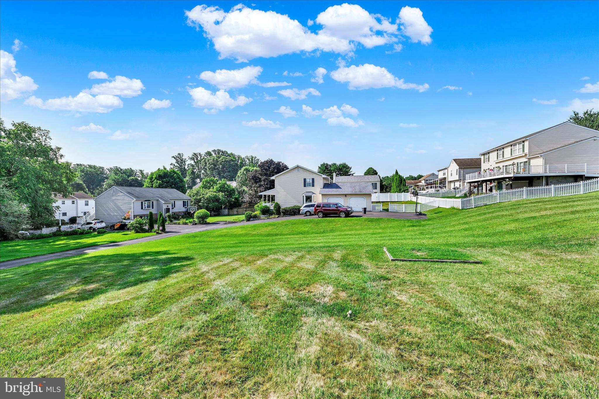 PINEDALE WOODS - Residential