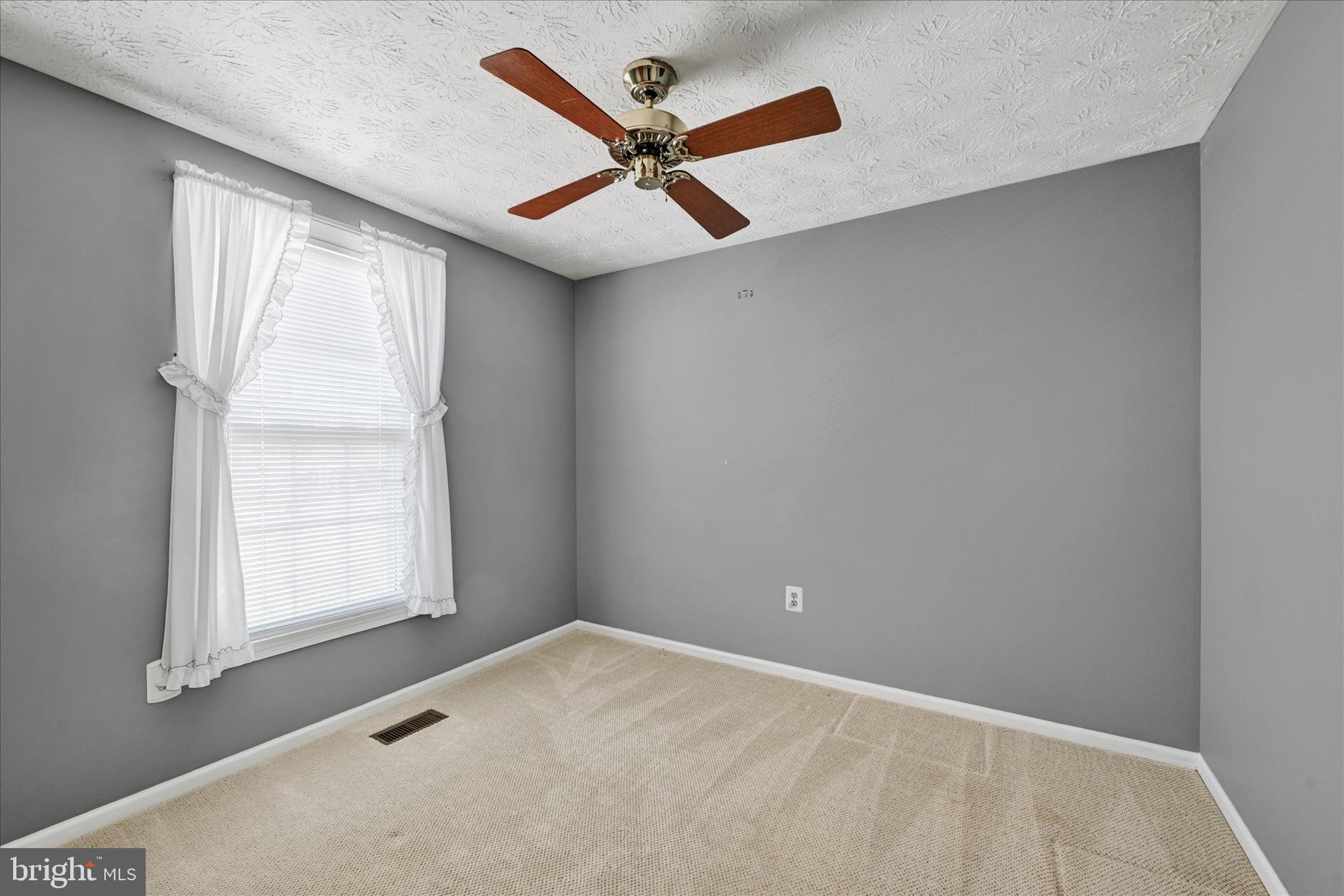 PINEDALE WOODS - Residential