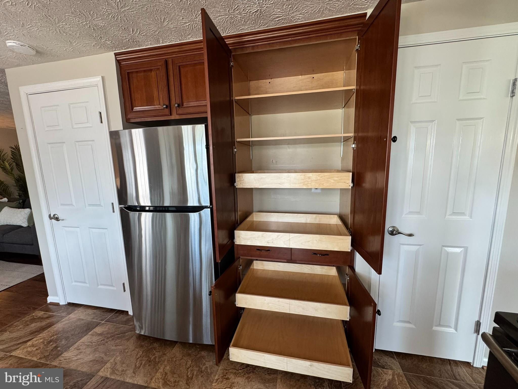 PINEDALE WOODS - Residential