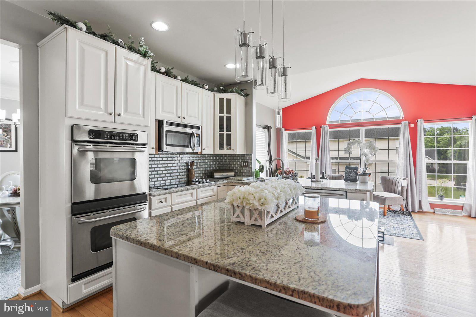 BROWNSTONE MANOR - Residential