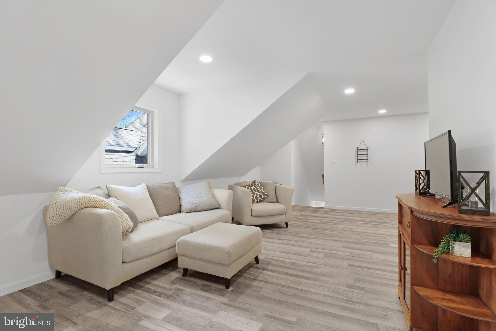 EAGLE ROCK RESORT - Residential