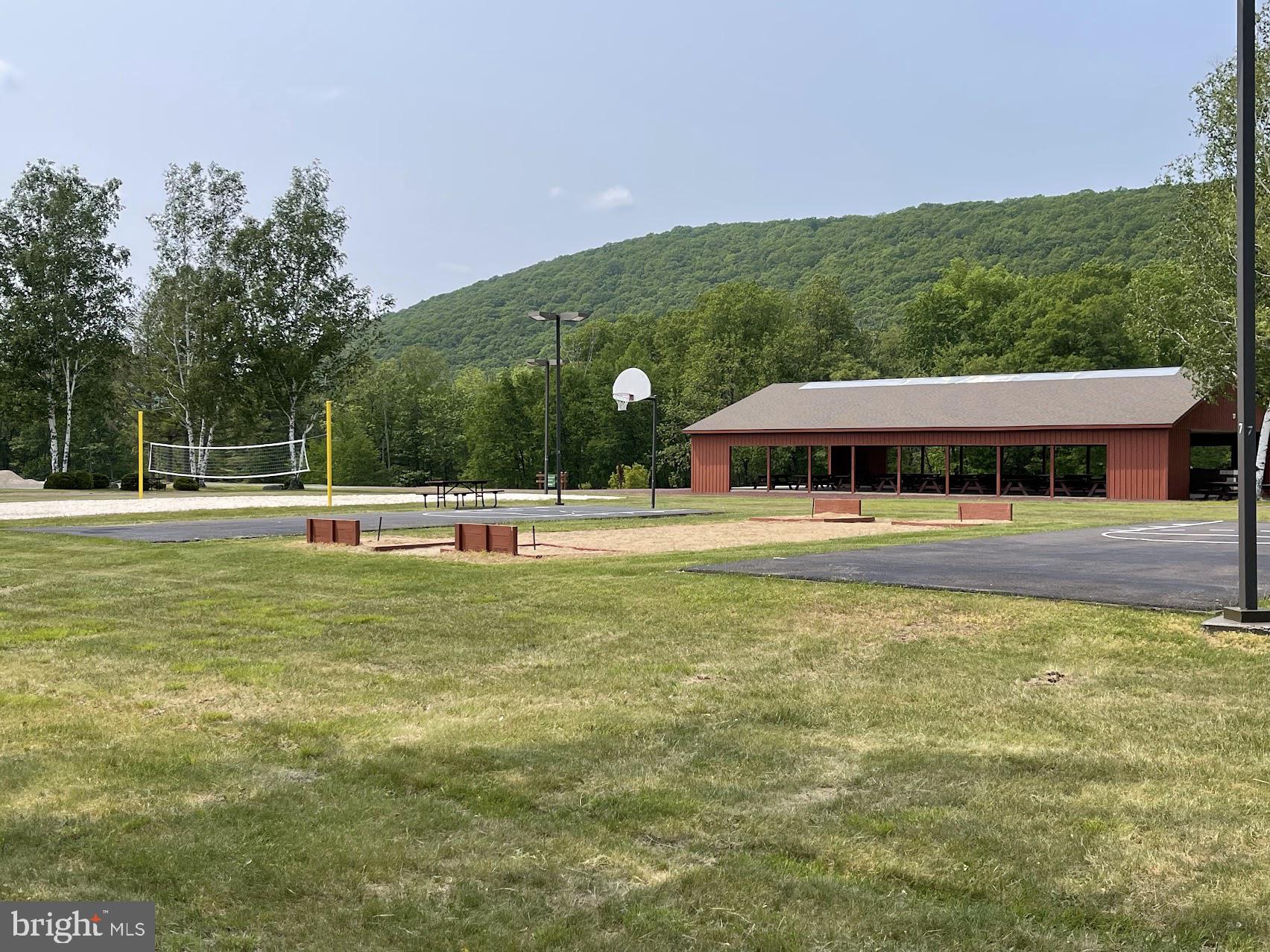 EAGLE ROCK RESORT - Residential