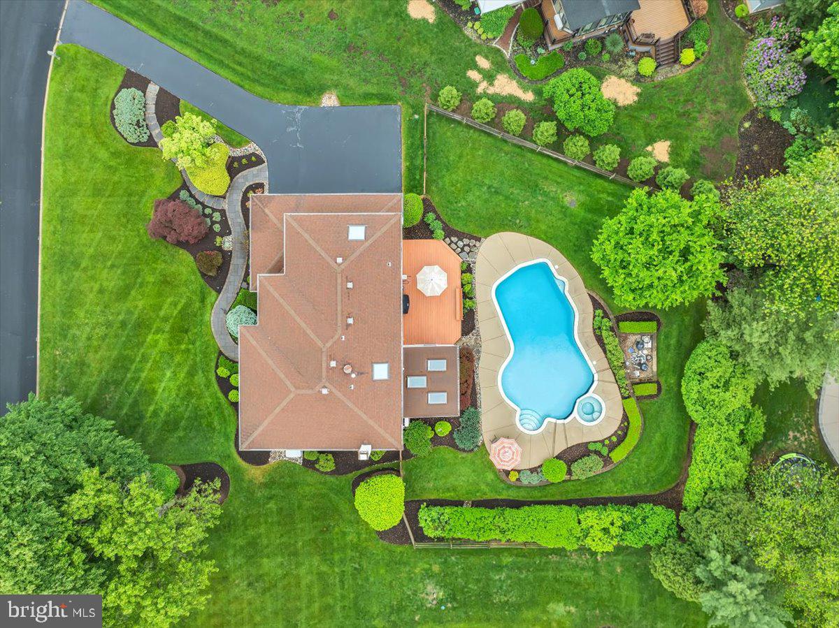 GWYN LYN - Residential