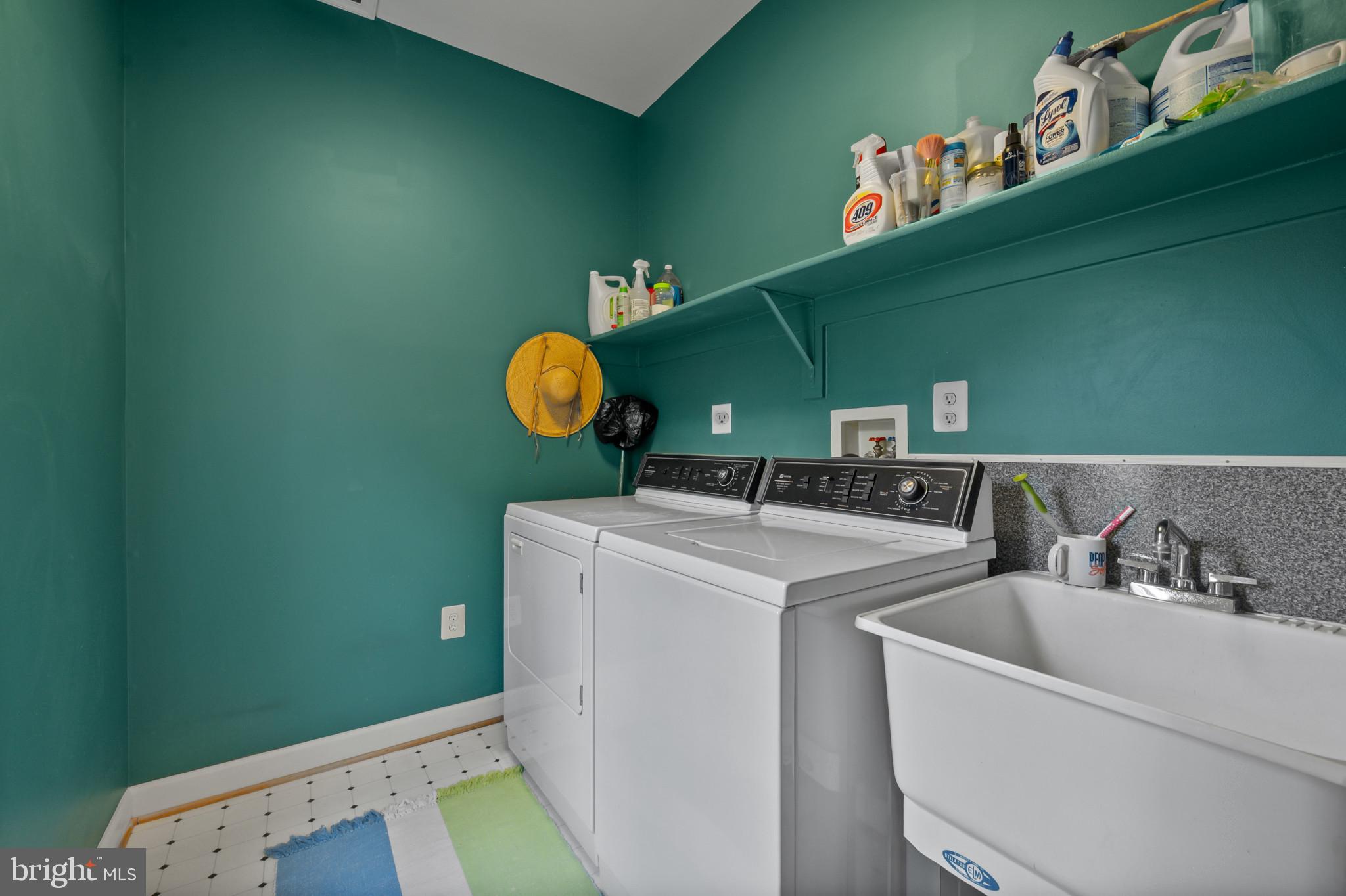 QUINCE ORCHARD KNOLLS - Residential